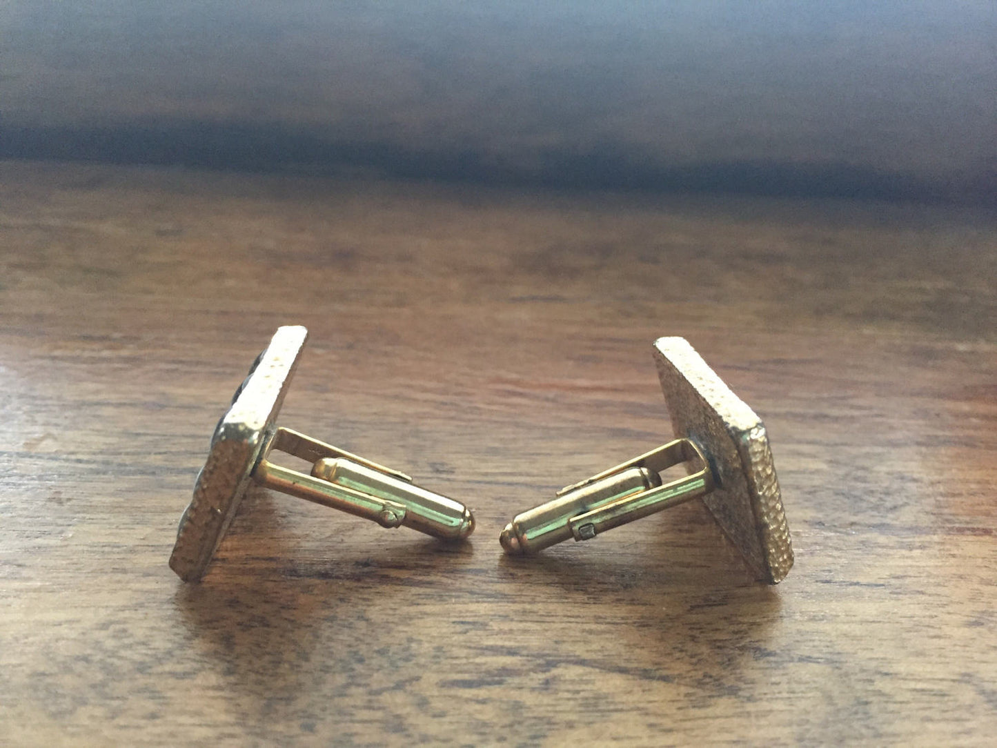 Vintage Men's Gold Tone Cuff Links-Black and Gold Vintage Cufflinks