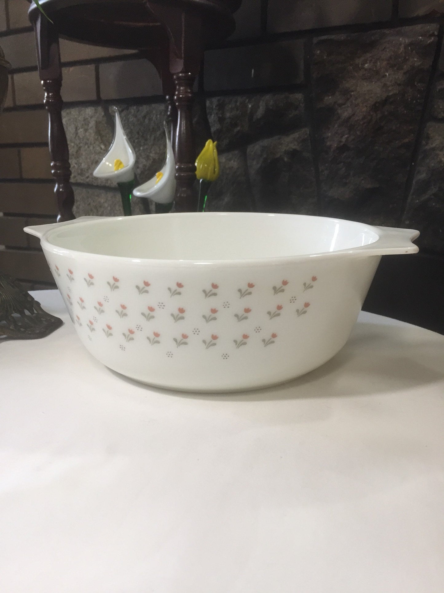Vintage Pyrex England Tulips - Laura Pattern Vintage Casserole Dish