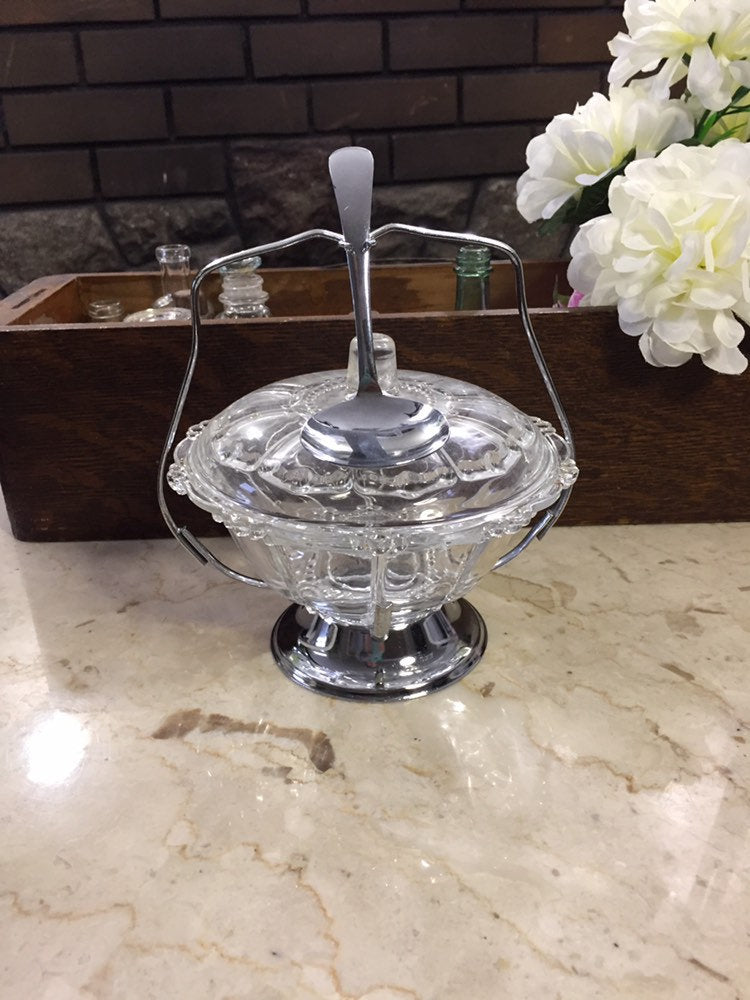 KIG Oyster and Pearl Condiment Dish with Stand
