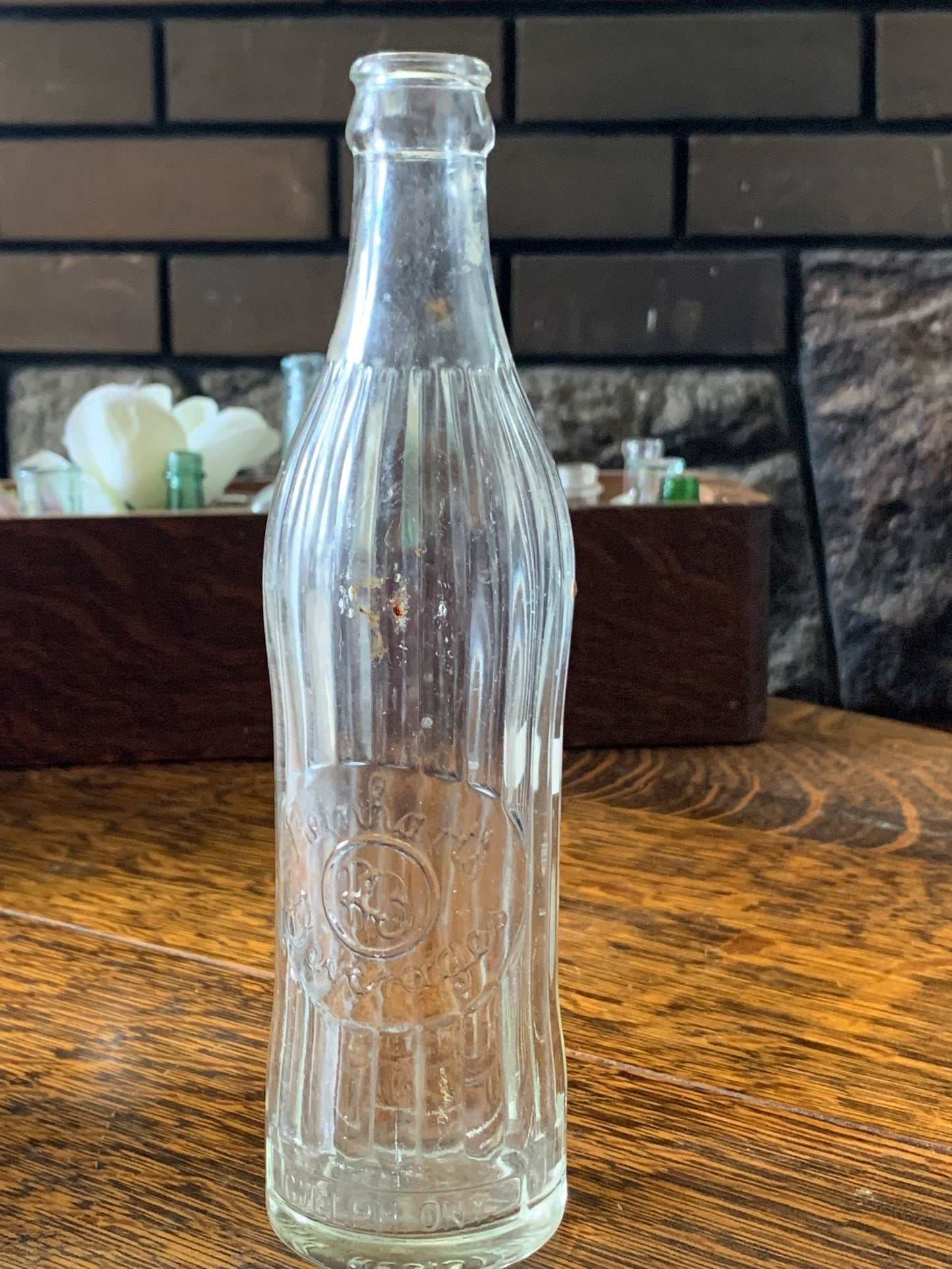 Vintage Pop Bottle Reinhart’s Beverages Guelph Ontario, Vintage Canadiana