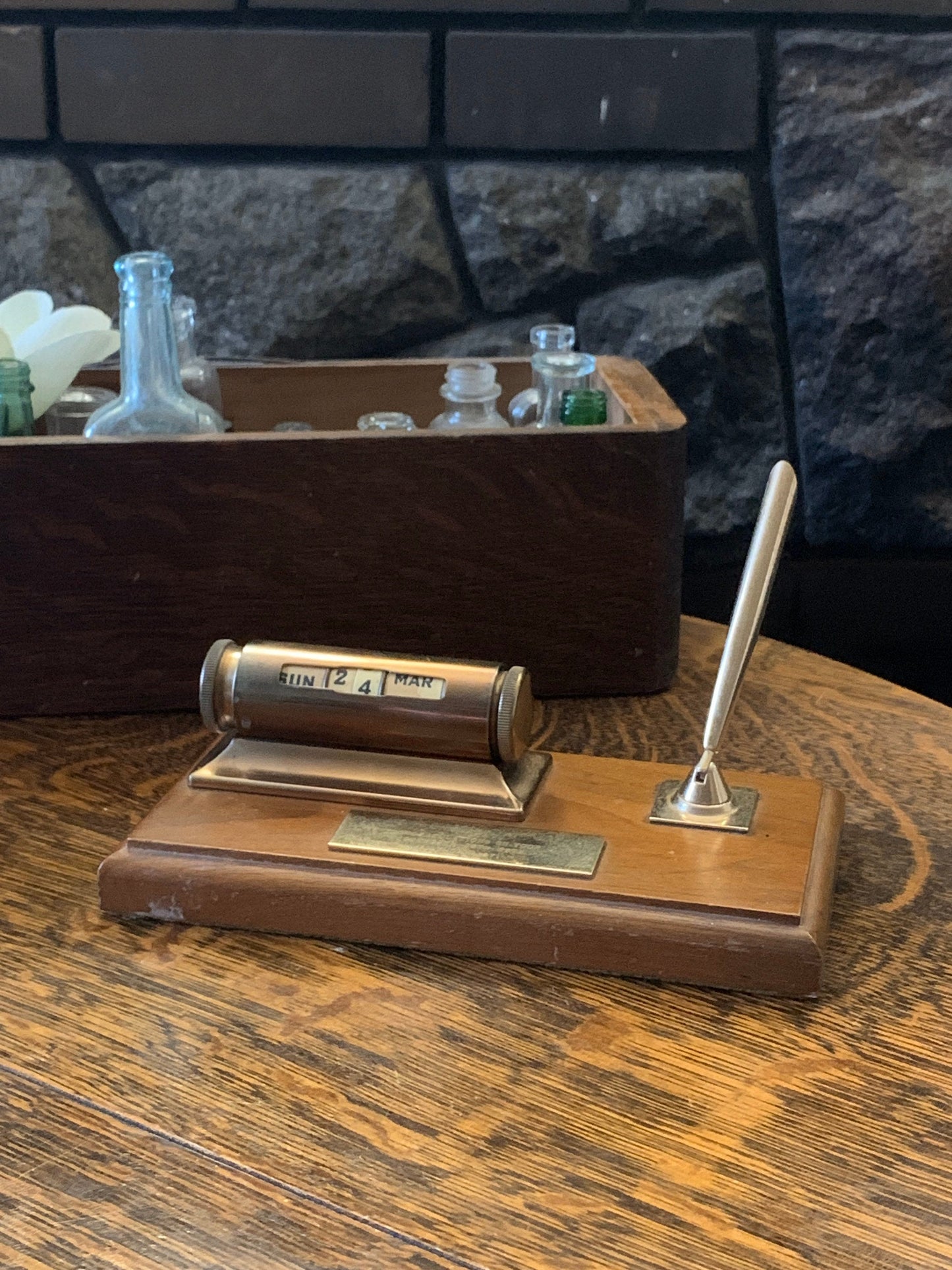 Wooden Pen Holder Perpetual Calendar
