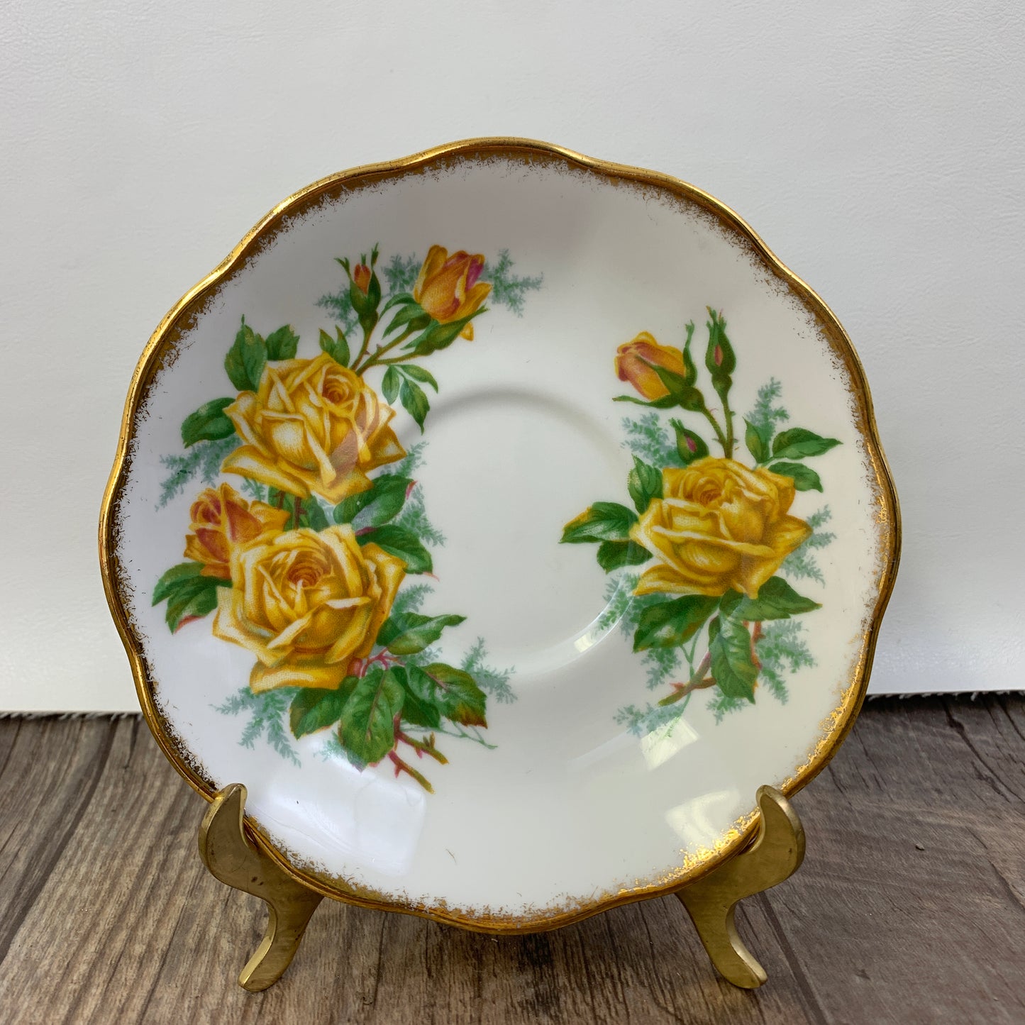 Royal Albert Tea Rose Vintage Teacup with Yellow Roses 1940s Tea Cup and Saucer Countess Shape