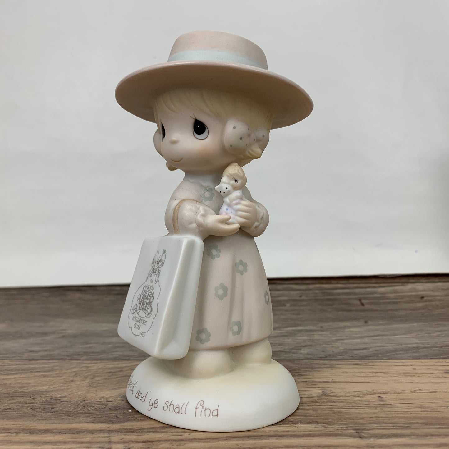 Seek and Ye Shall Find Precious Moments 1985 Symbol of Membership Collector's Club Figurine