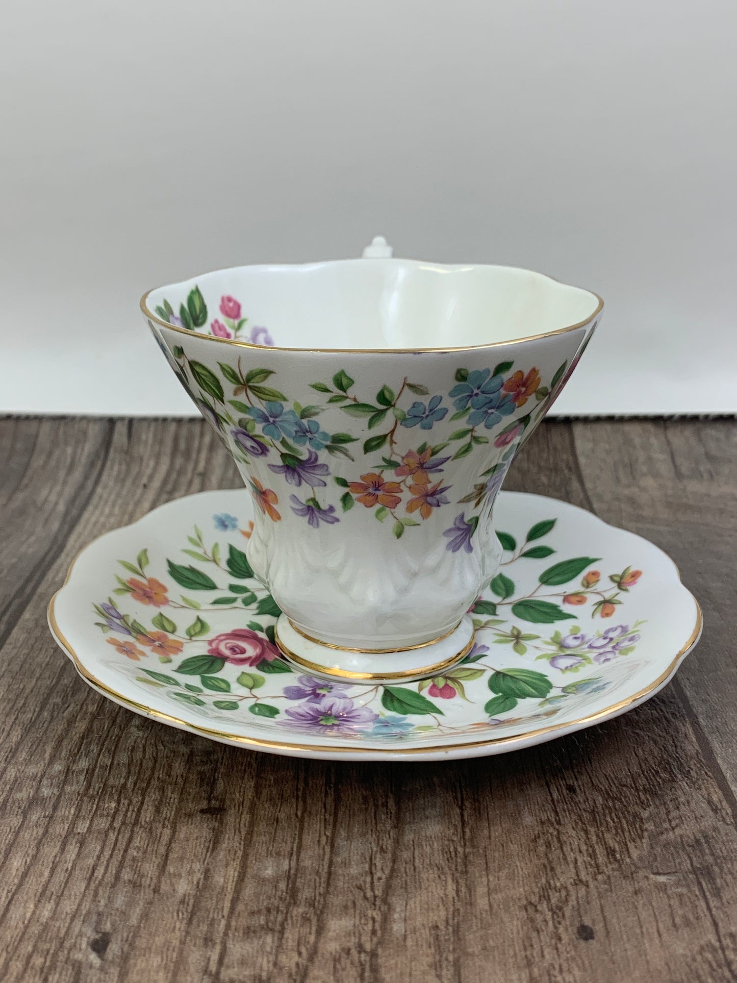 Royal Albert Vintage Teacup Devon Pattern Random Harvest Series