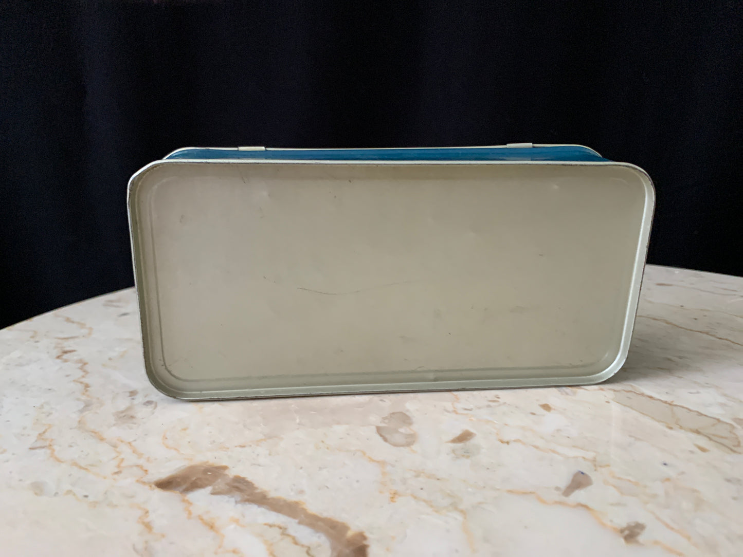 Sewing Machine Accessories with Tin