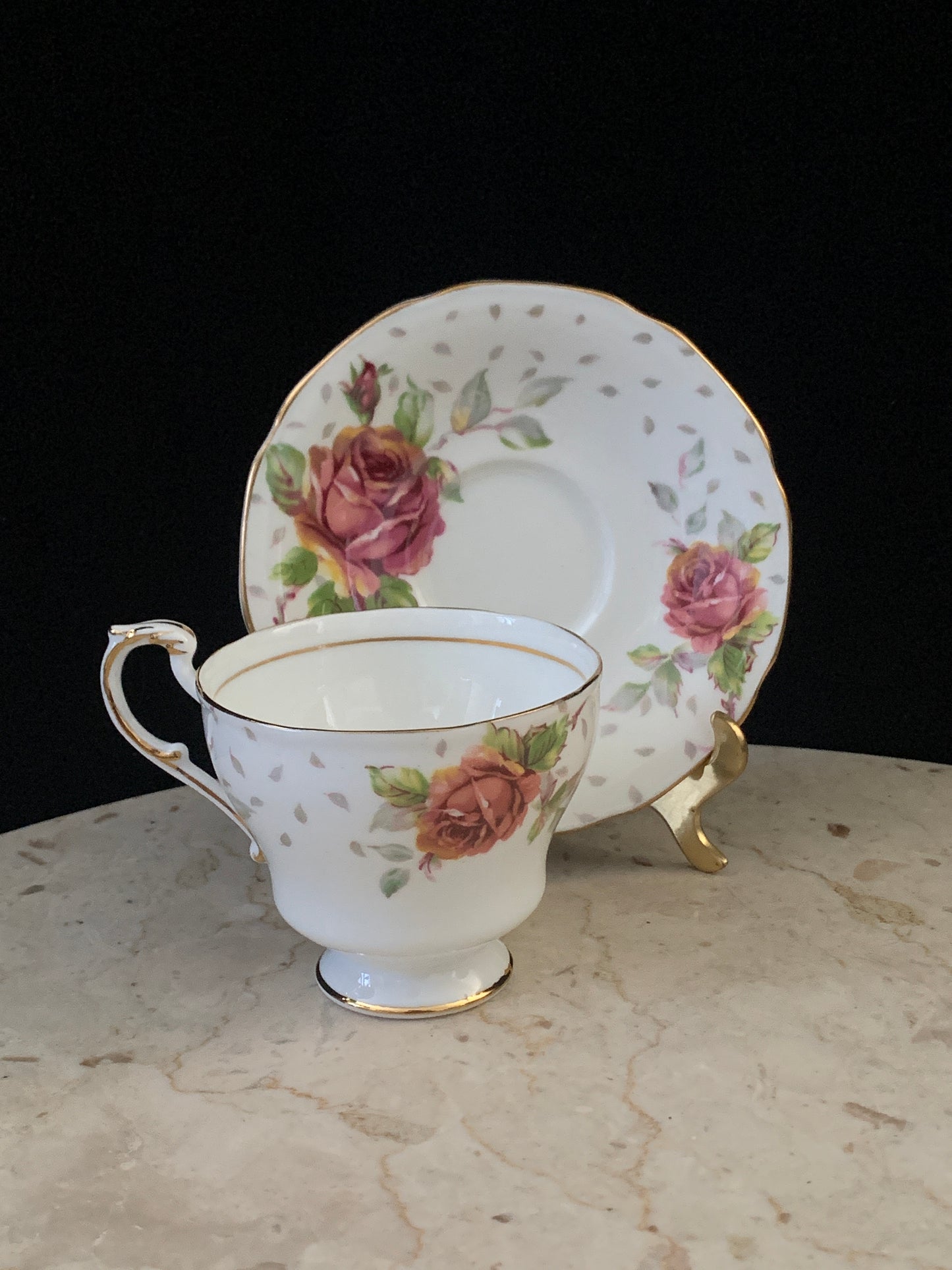 Paragon Double Warrant Tea Cup with Large Peach Roses