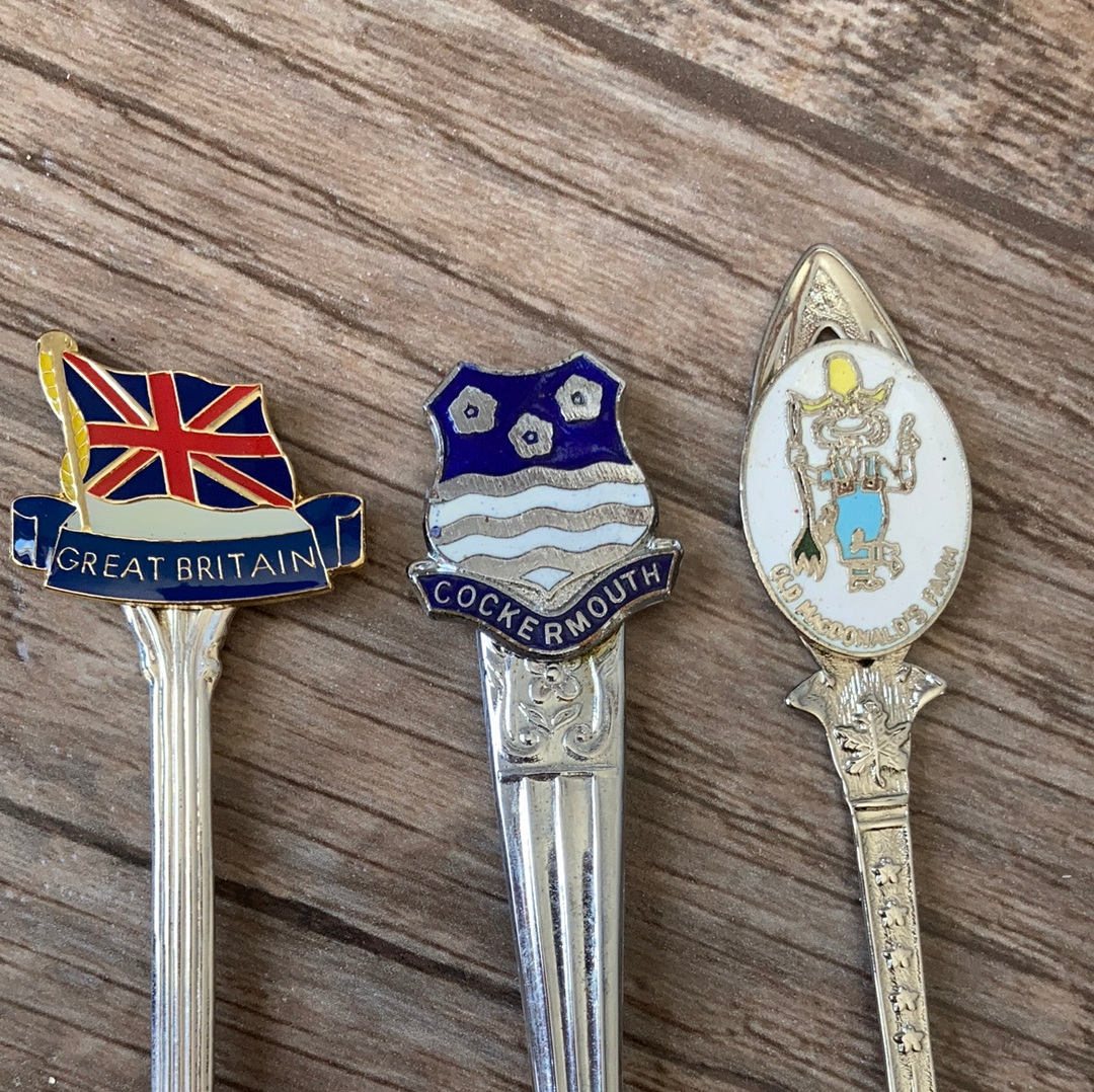 8 United Kingdom Britain and Wales Vintage Collectible Souvenir Spoons