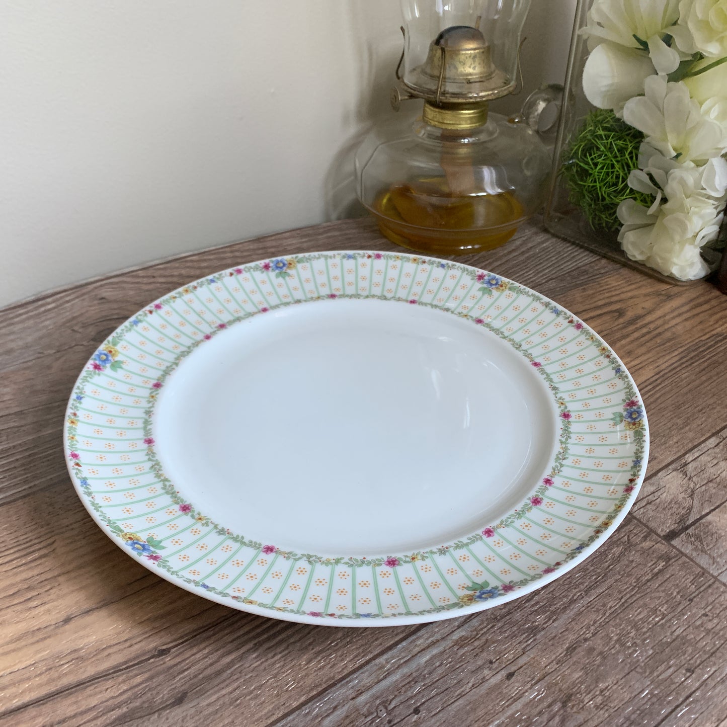 Royal Tettau Pair of Dinner Plates 10.5" diameter Banded Rim with Tiny Flower Vine Trim