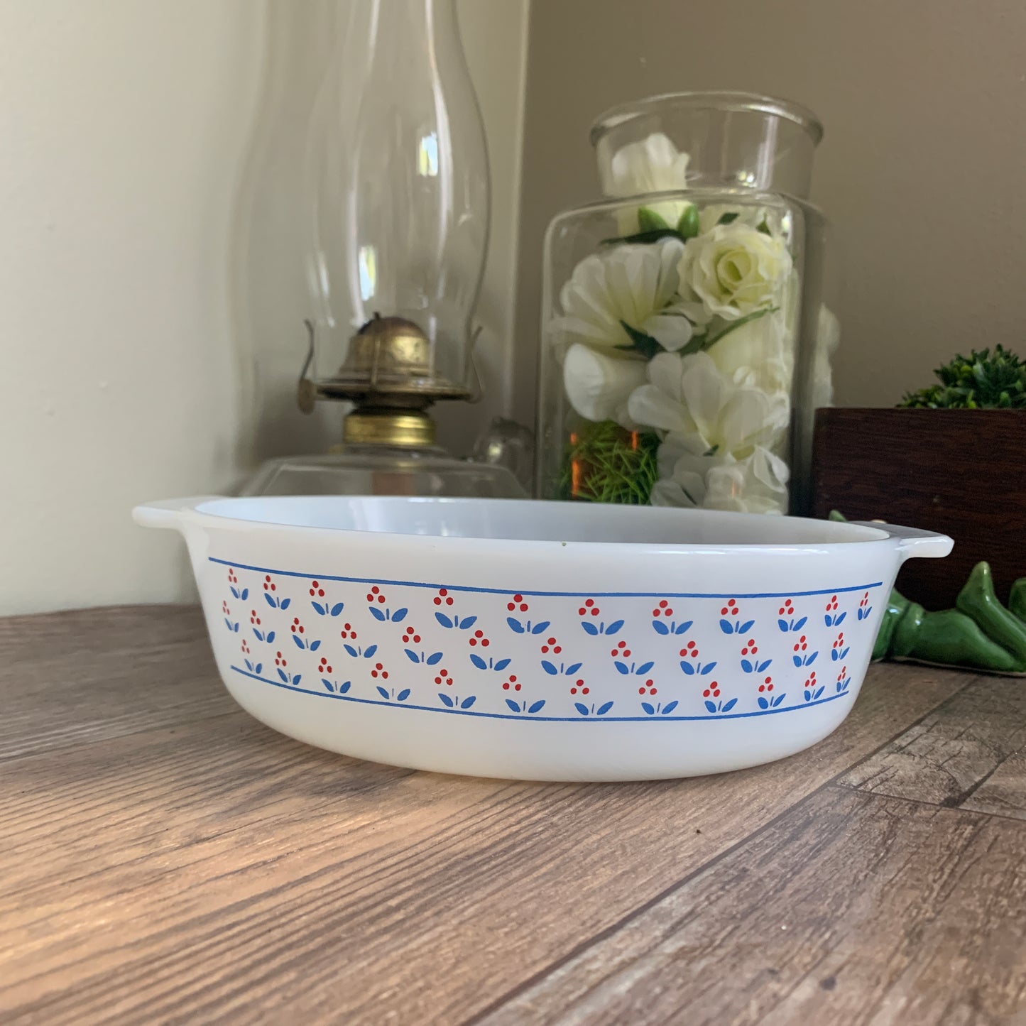 Vintage Casserole Dish with Tulip Pattern Termo - Rey Brazil Milk Glass Casserole