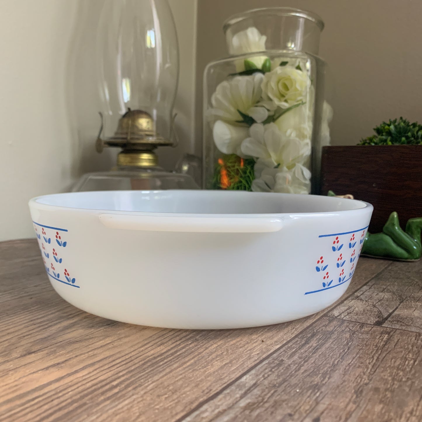 Vintage Casserole Dish with Tulip Pattern Termo - Rey Brazil Milk Glass Casserole