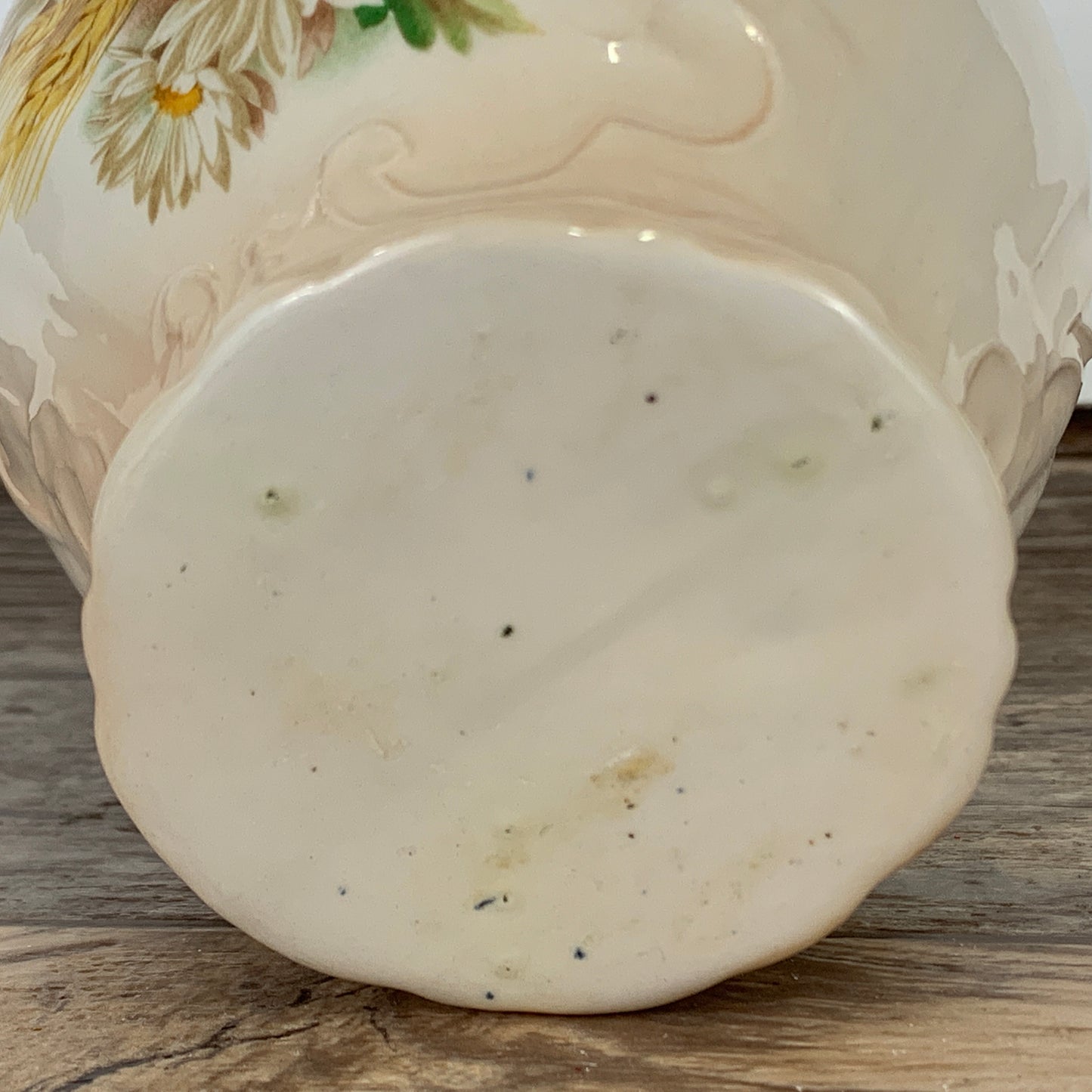 Vintage Toothbrush Holder with Daisy Transfer