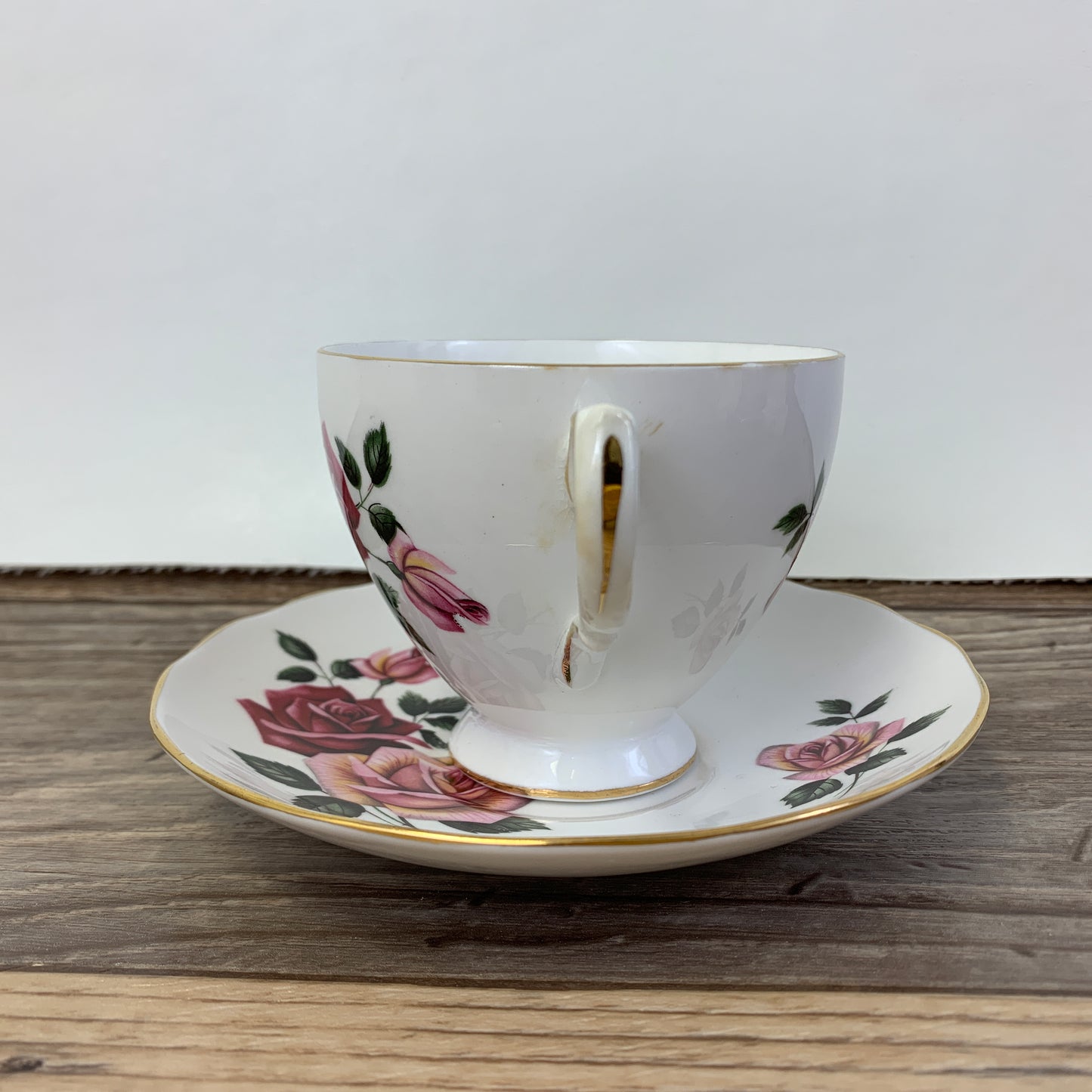 Vintage Floral Teacup with Pink and Red Roses Royal Vale English Teacup
