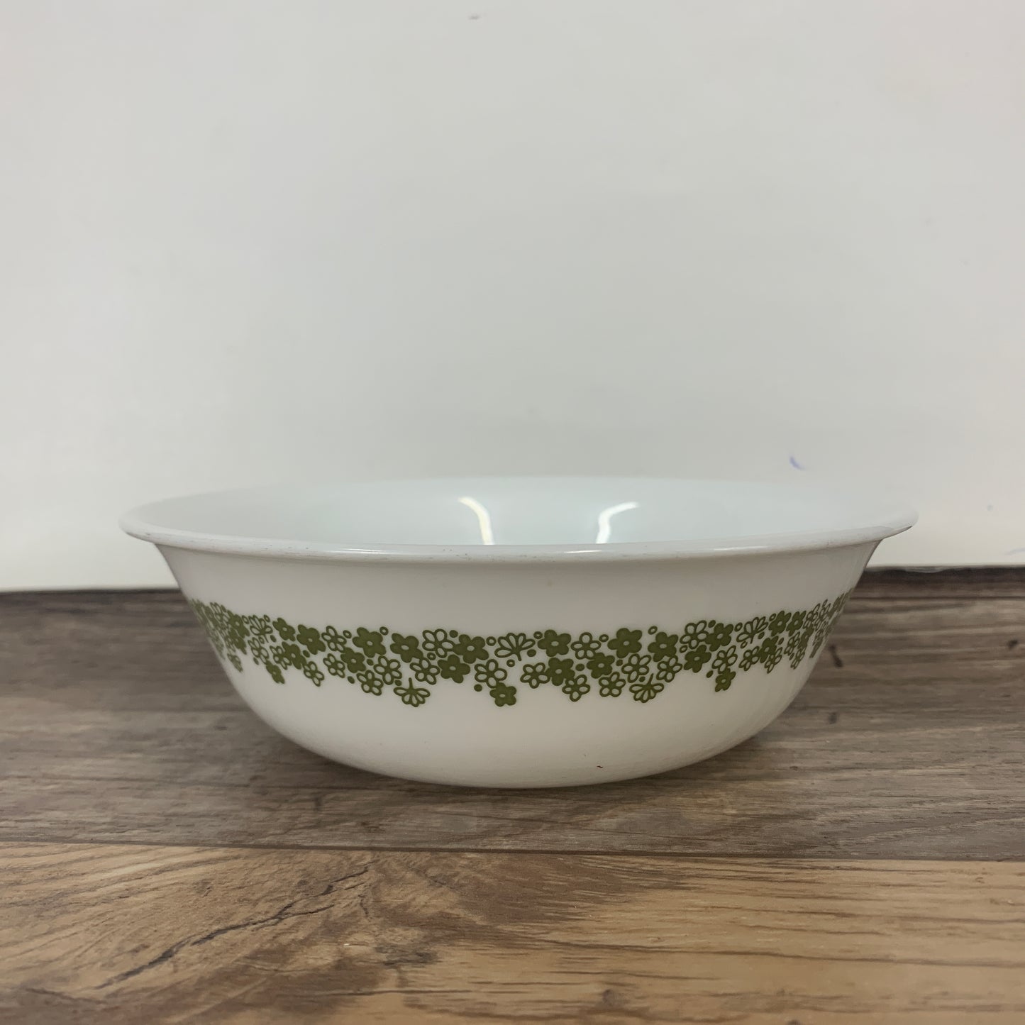 Corelle Spring Blossom Bowls, Crazy Daisy Pattern, Green and White Vintage Cereal Bowls