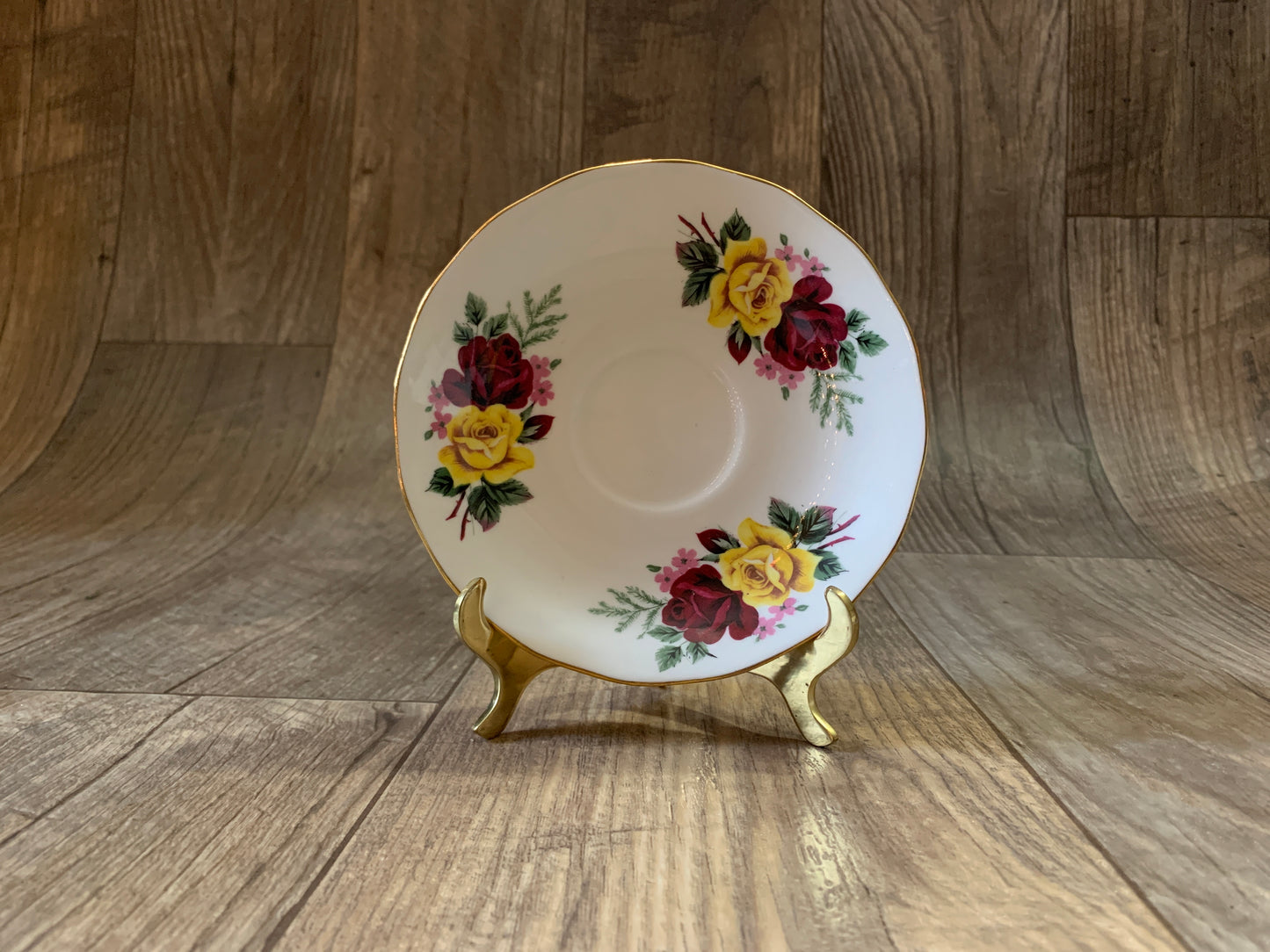Vintage Teacup with Red and Yellow Rose Floral Pattern Queen Anne Tea Cup and Saucer