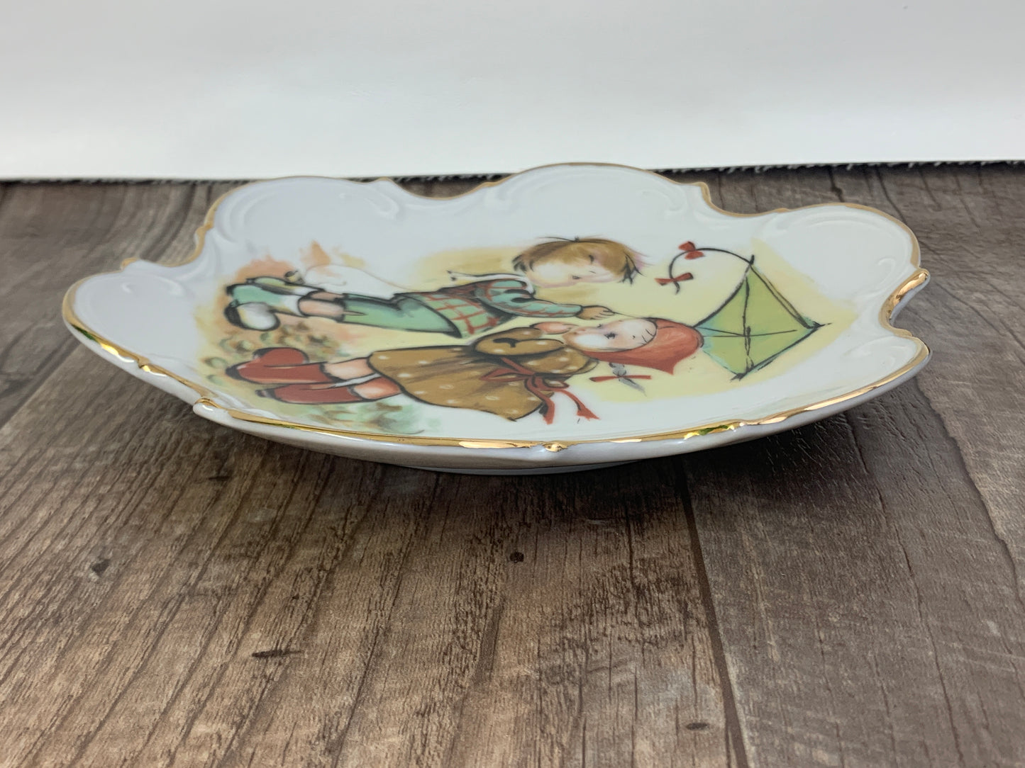 Vintage Norcrest Decorative Wall Plate Boy and Girl Flying a Kite