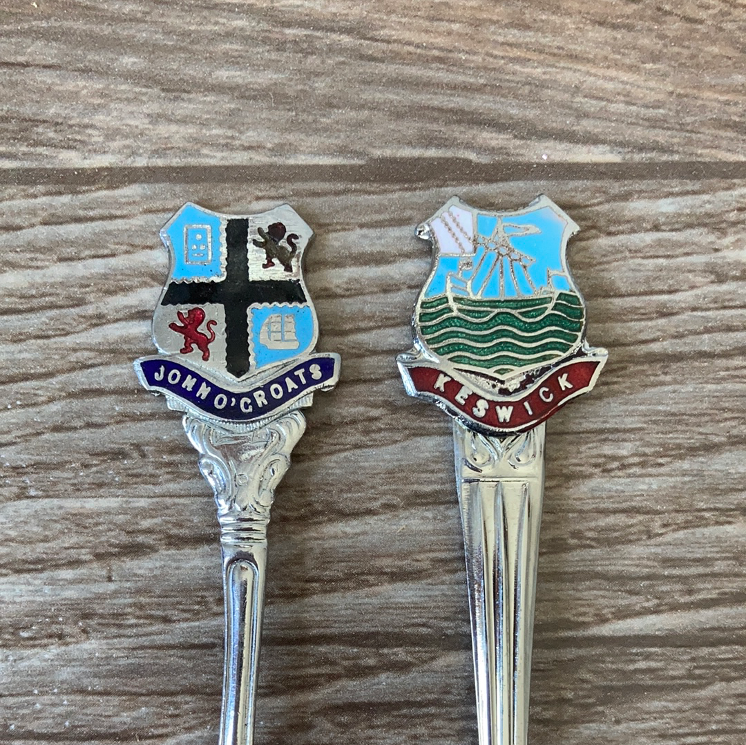 8 United Kingdom Britain and Wales Vintage Collectible Souvenir Spoons