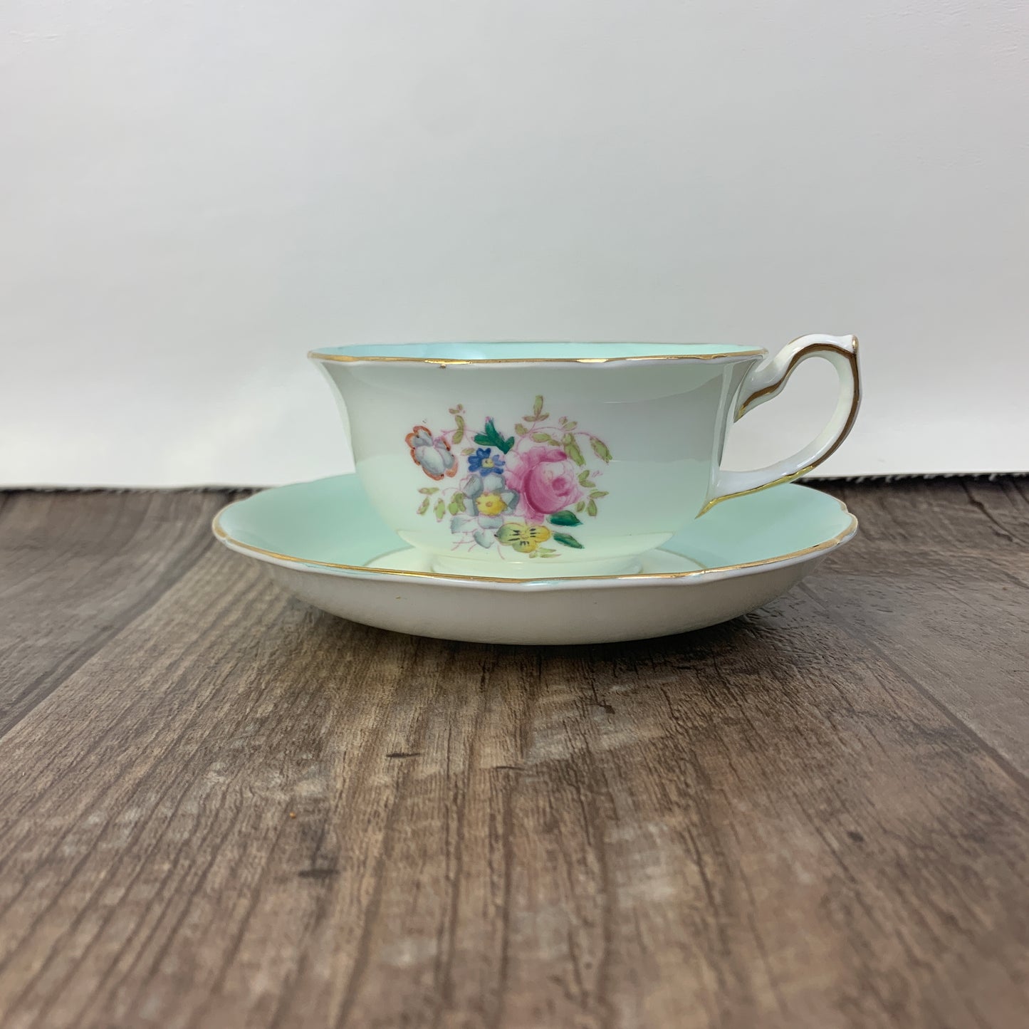 Wide Mouth Tea Cup. Pale Green and White Hammersley Vintage Teacup