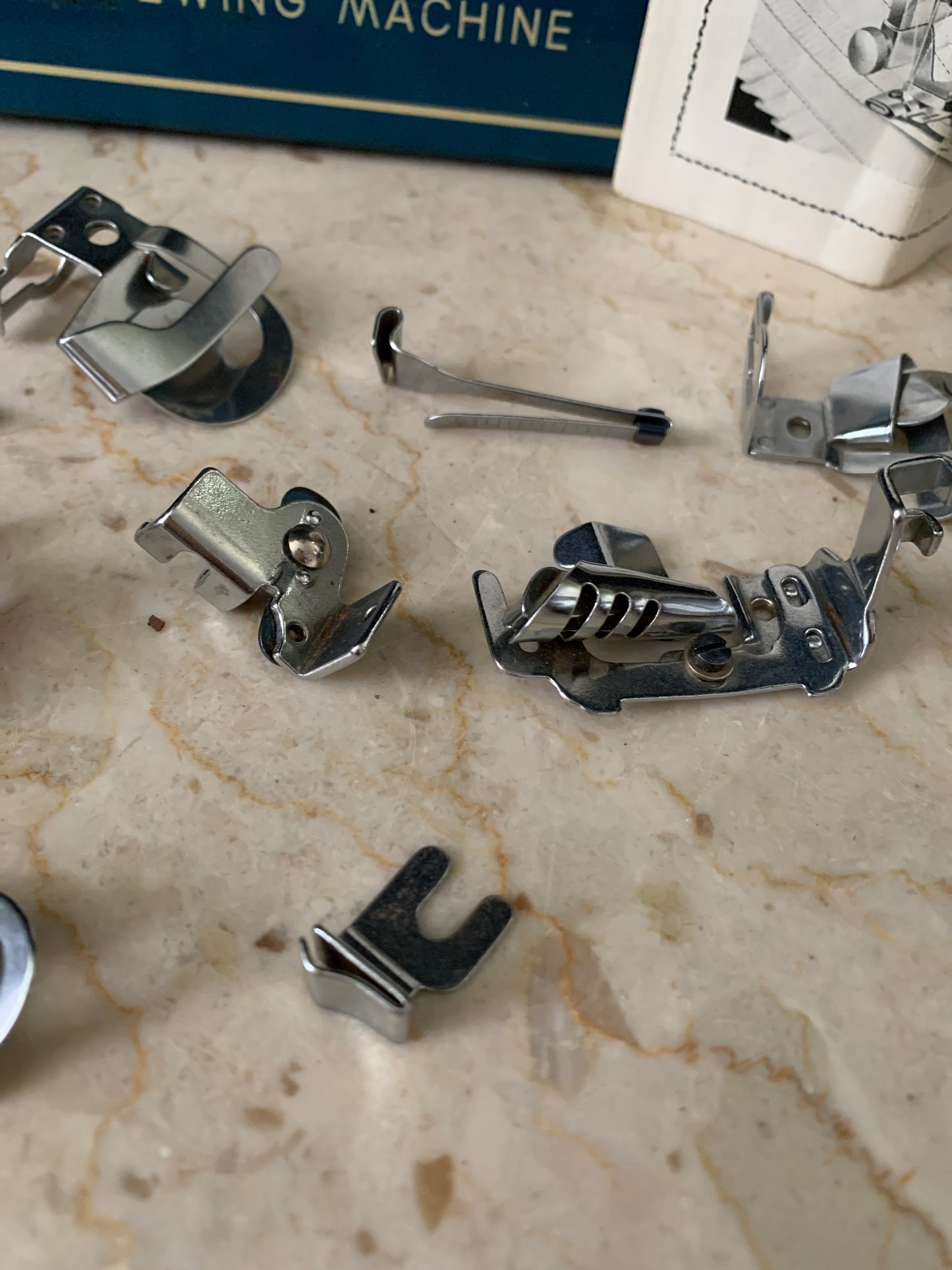 Sewing Machine Accessories with Tin