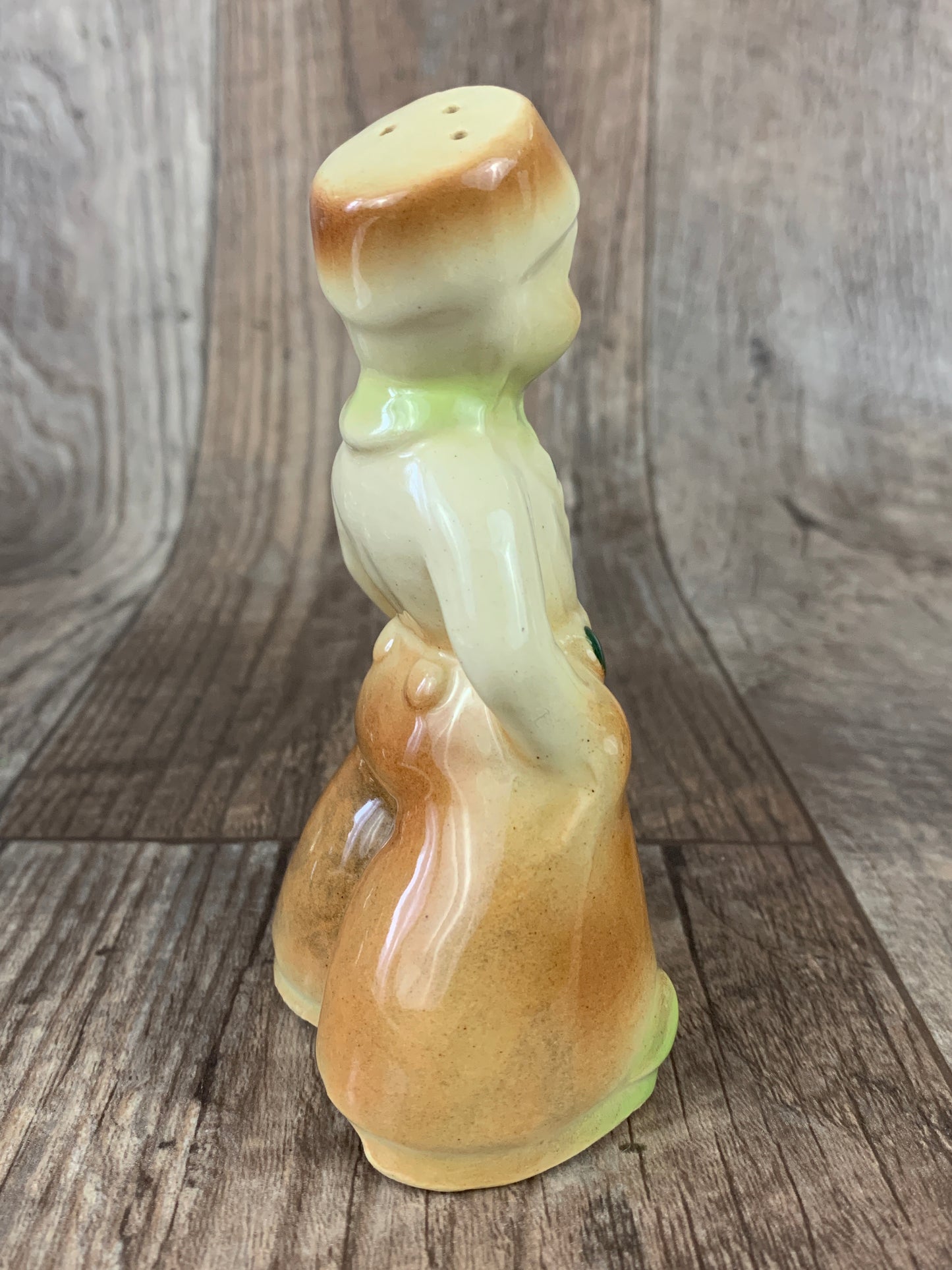 Dutch Boy and Girl Vintage Ceramic Salt and Pepper Shakers Vintage Kitchen Decor