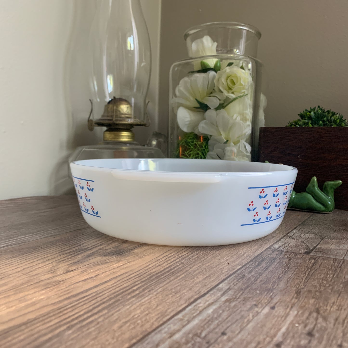Vintage Casserole Dish with Tulip Pattern Termo - Rey Brazil Milk Glass Casserole