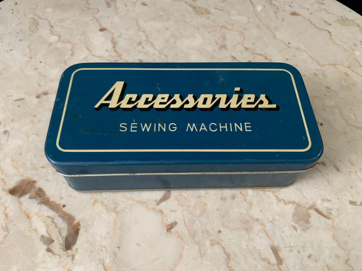 Sewing Machine Accessories with Tin
