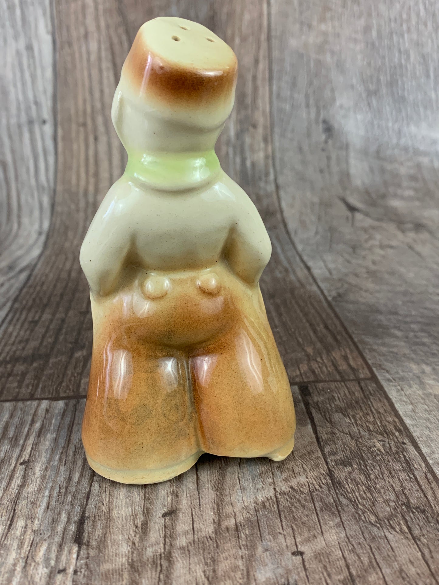 Dutch Boy and Girl Vintage Ceramic Salt and Pepper Shakers Vintage Kitchen Decor