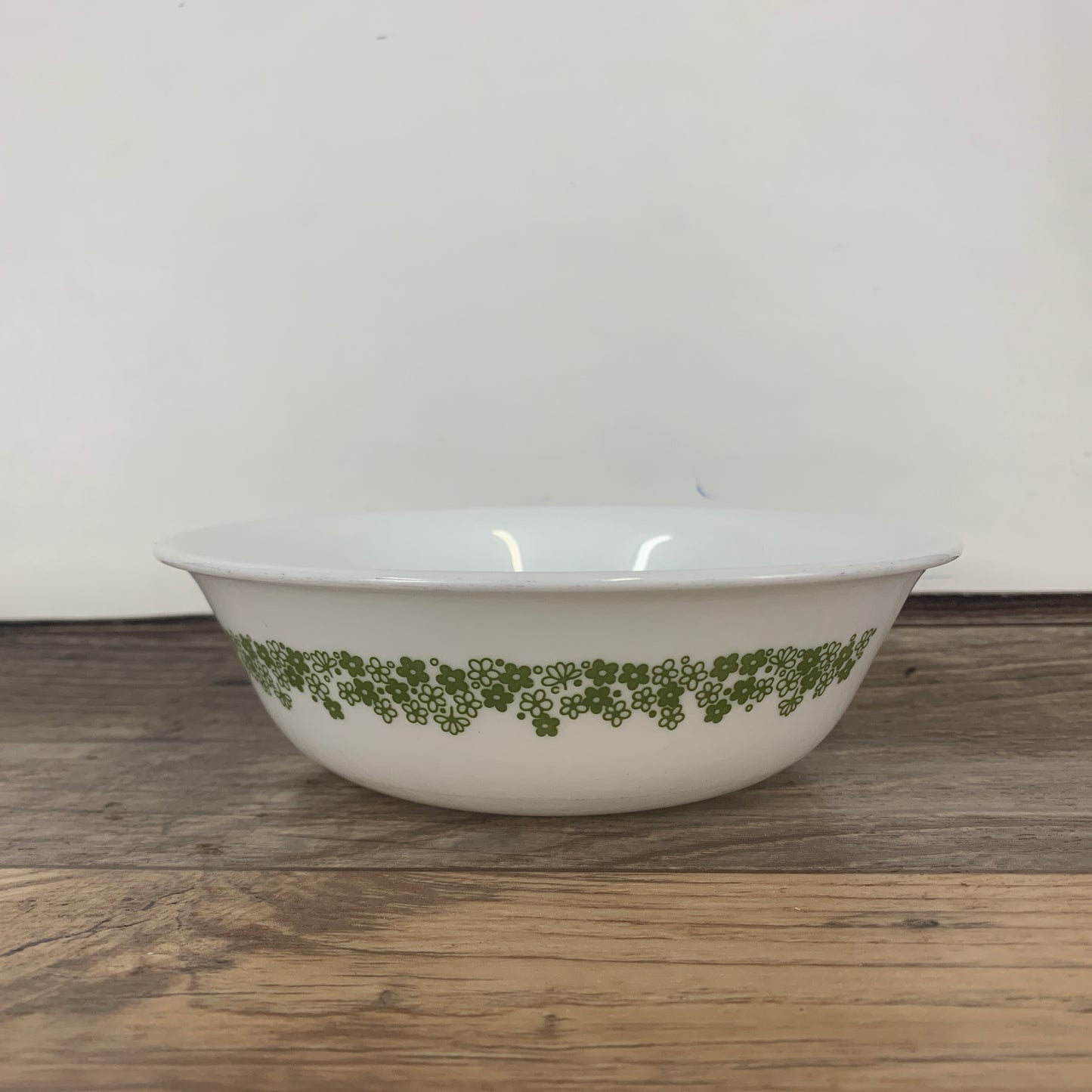 Corelle Spring Blossom Bowls, Crazy Daisy Pattern, Green and White Vintage Cereal Bowls