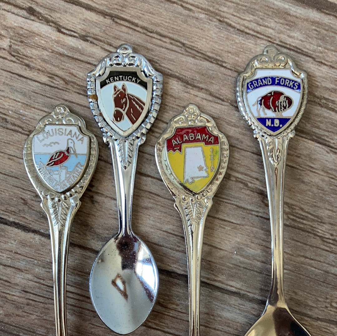 23 USA Vintage Collectible Souvenir Spoons Instant Collection