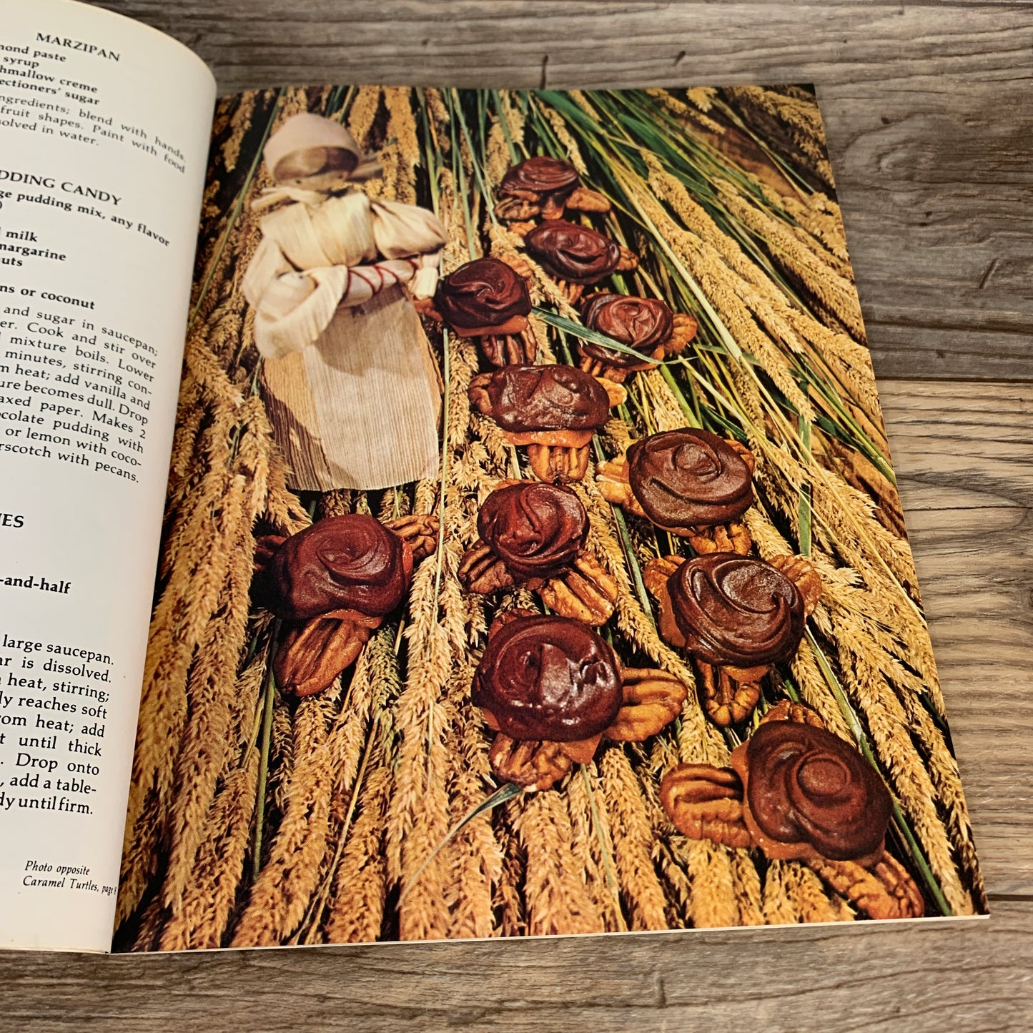 Ideals Christmas Kitchen Cookbook, Vintage 1977 Christmas Cookbook