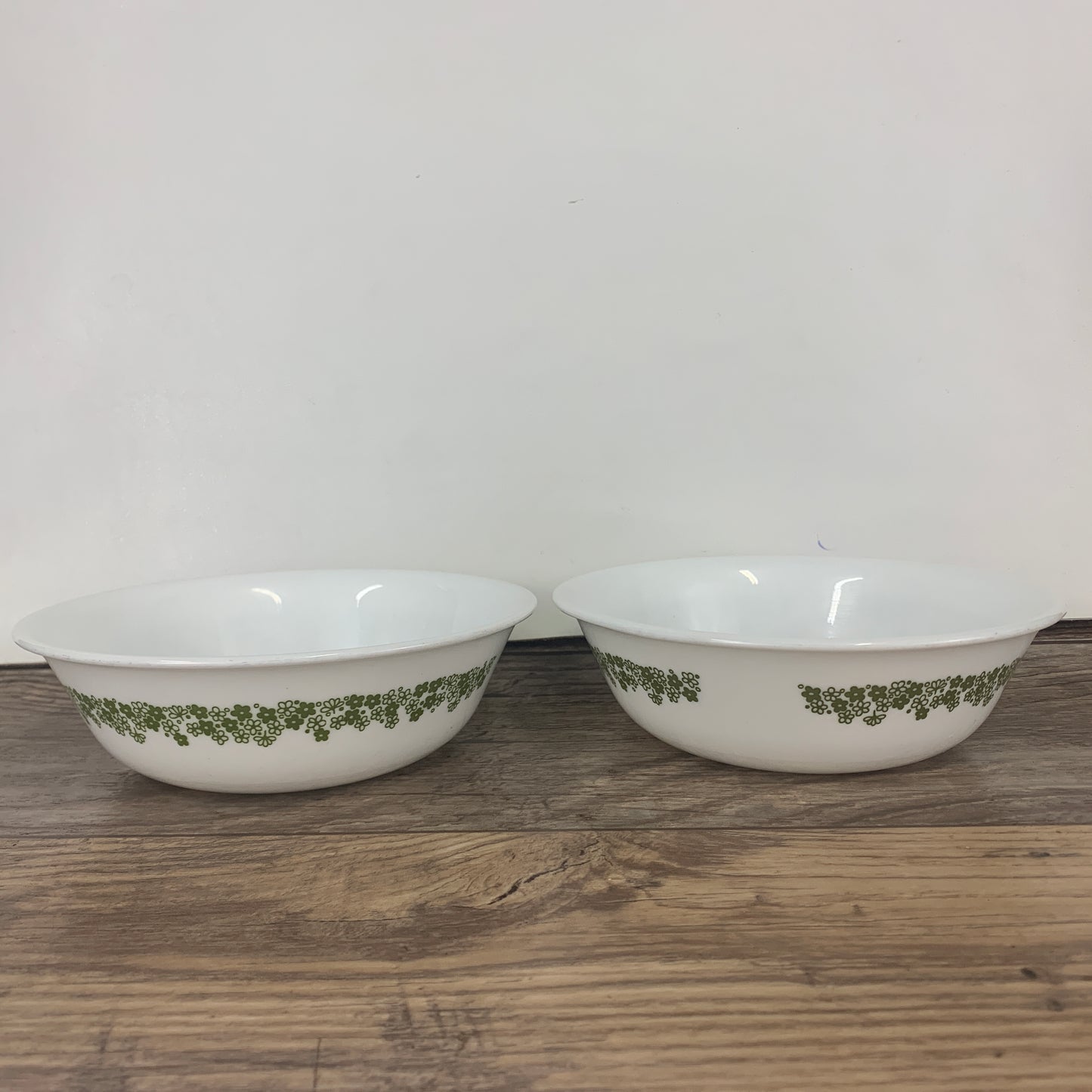 Corelle Spring Blossom Bowls, Crazy Daisy Pattern, Green and White Vintage Cereal Bowls