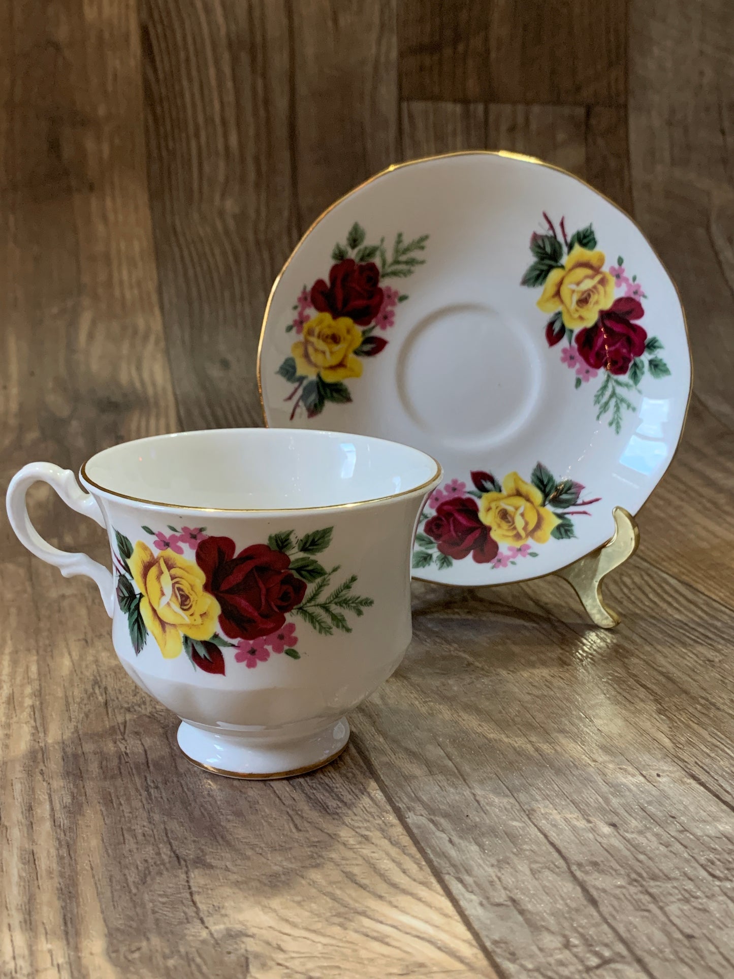 Vintage Teacup with Red and Yellow Rose Floral Pattern Queen Anne Tea Cup and Saucer