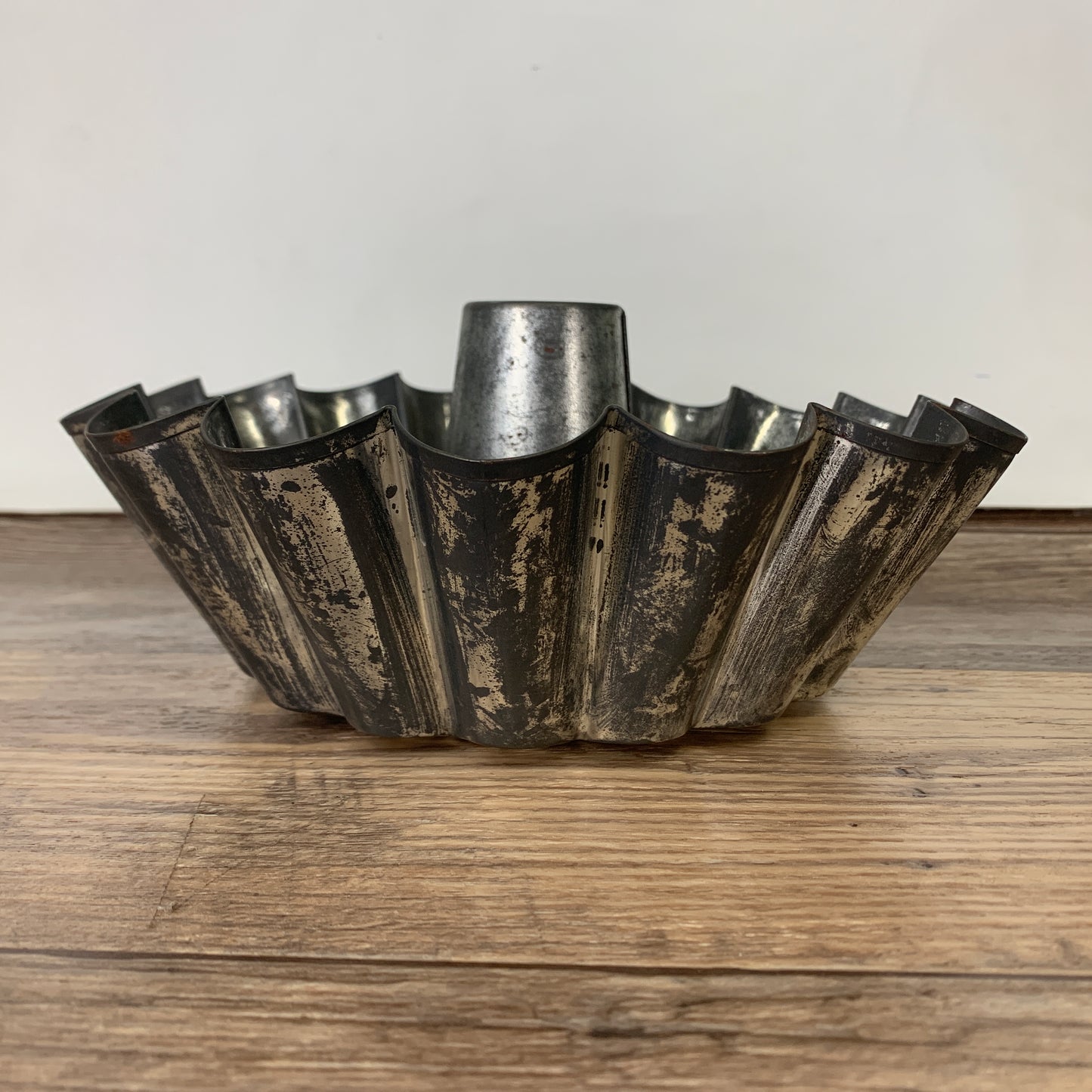 Vintage Tin Jelly Mold Bundt Pan