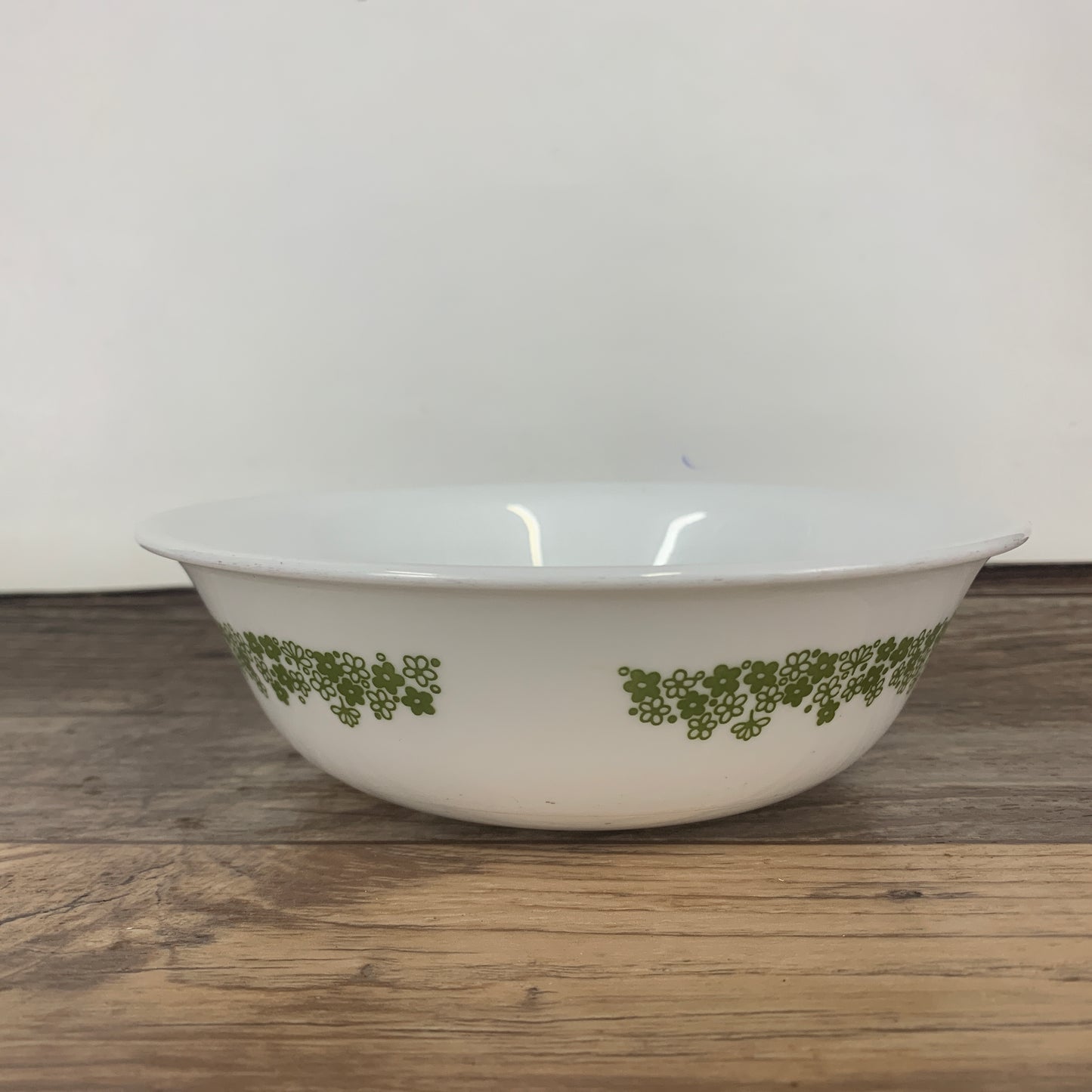Corelle Spring Blossom Bowls, Crazy Daisy Pattern, Green and White Vintage Cereal Bowls