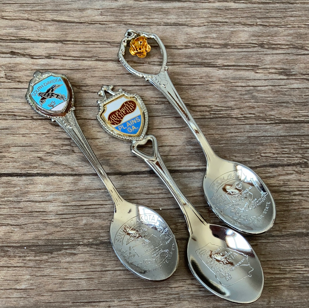 23 USA Vintage Collectible Souvenir Spoons Instant Collection