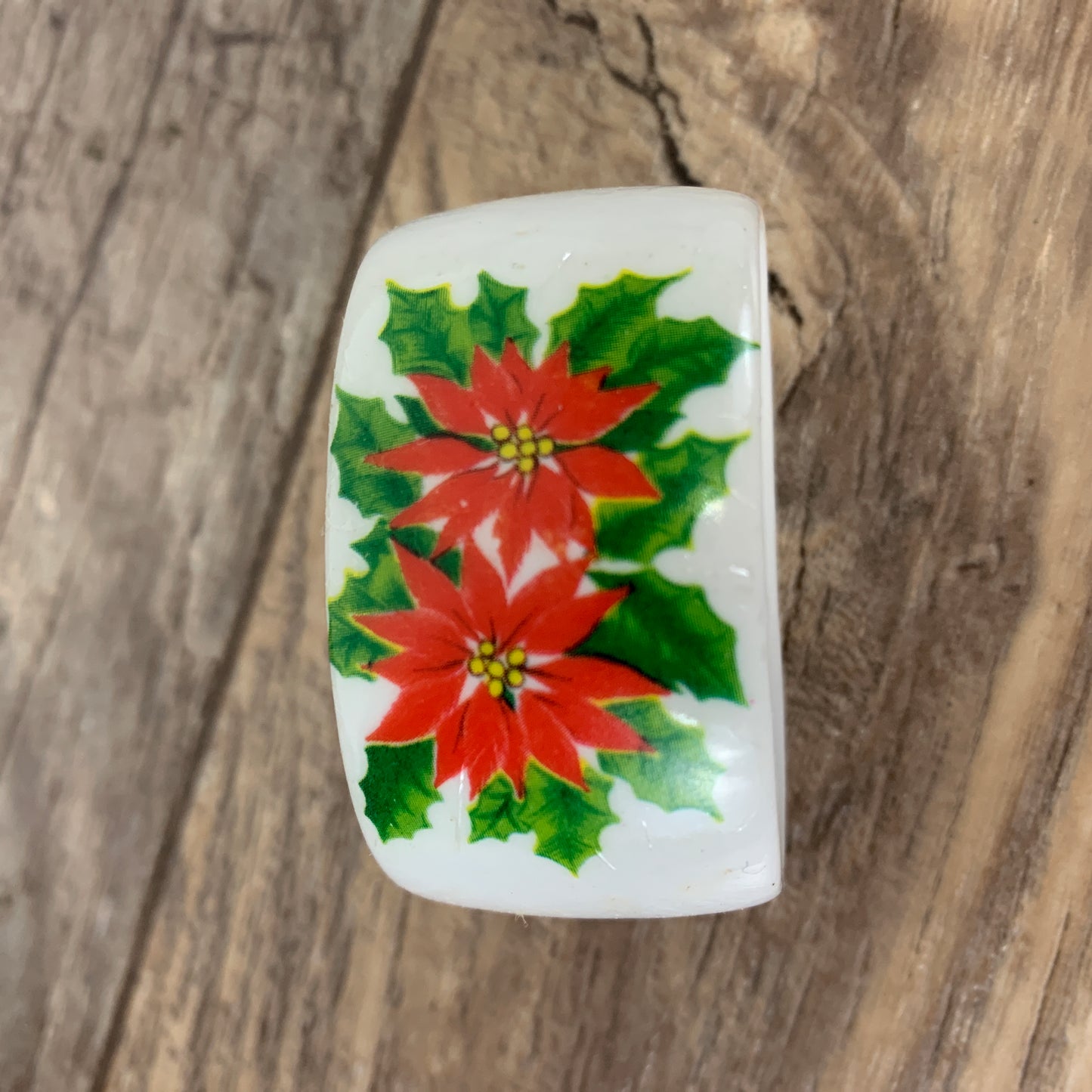 Set of 4 Christmas Napkin Rings, Ceramic Napkin Rings with Red and Green Holiday Napkin Holders