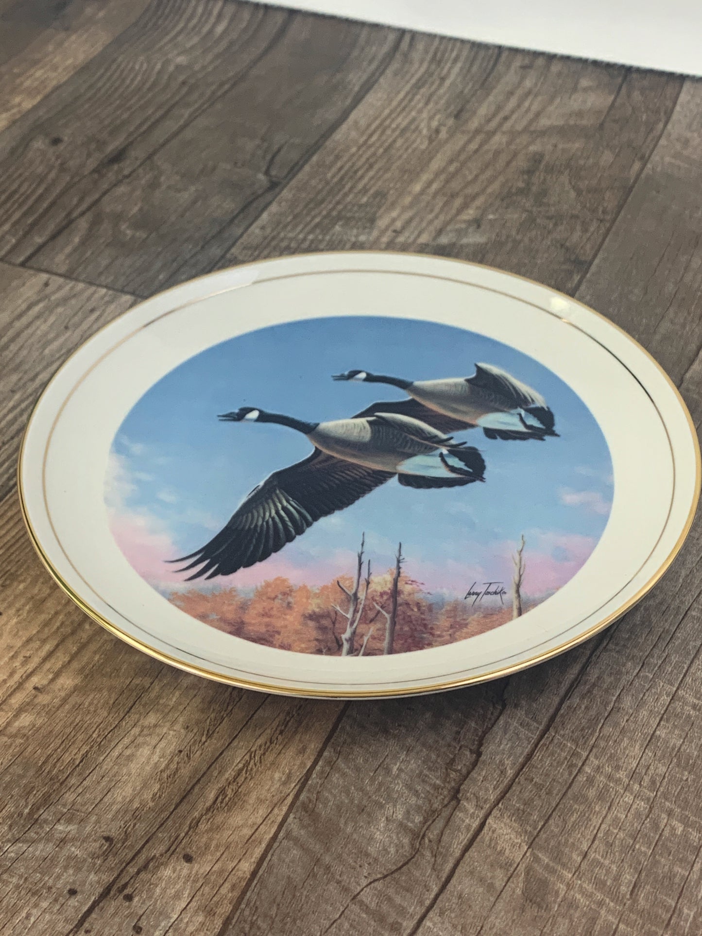 Ducks Unlimited 1987 Canada Geese Collector Plate Larry Toschik