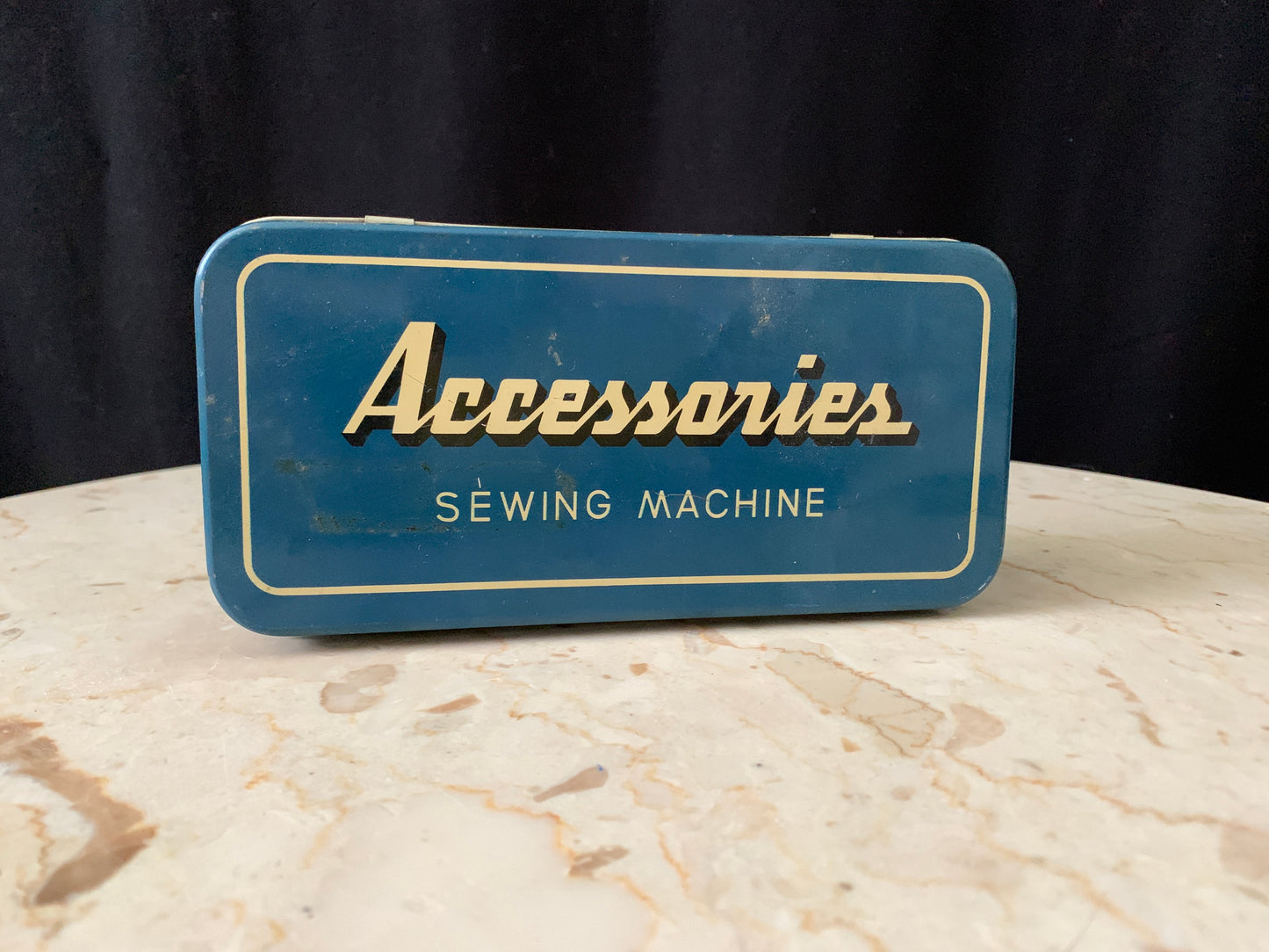 Sewing Machine Accessories with Tin