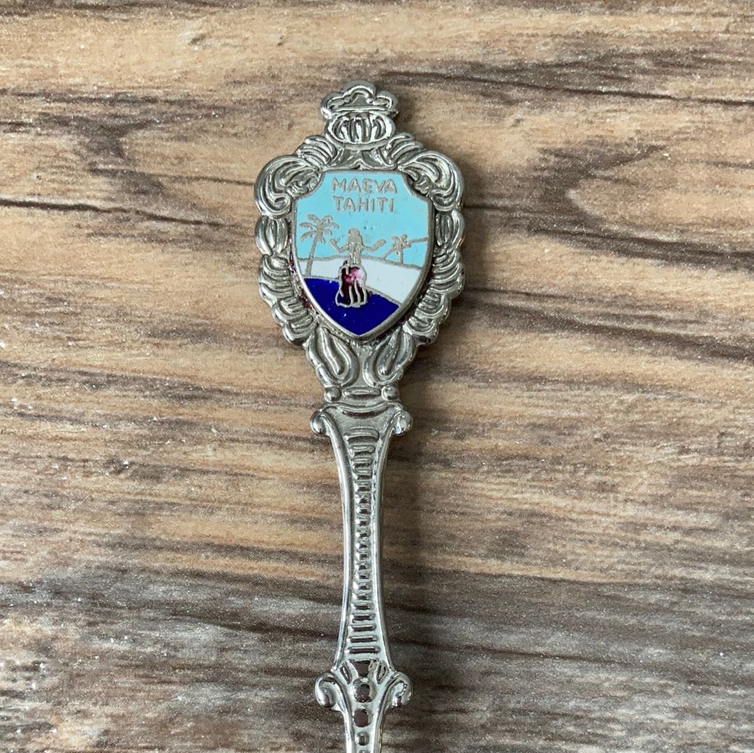 5 Australia New Zealand Tahiti Vintage Collectible Souvenir Spoons