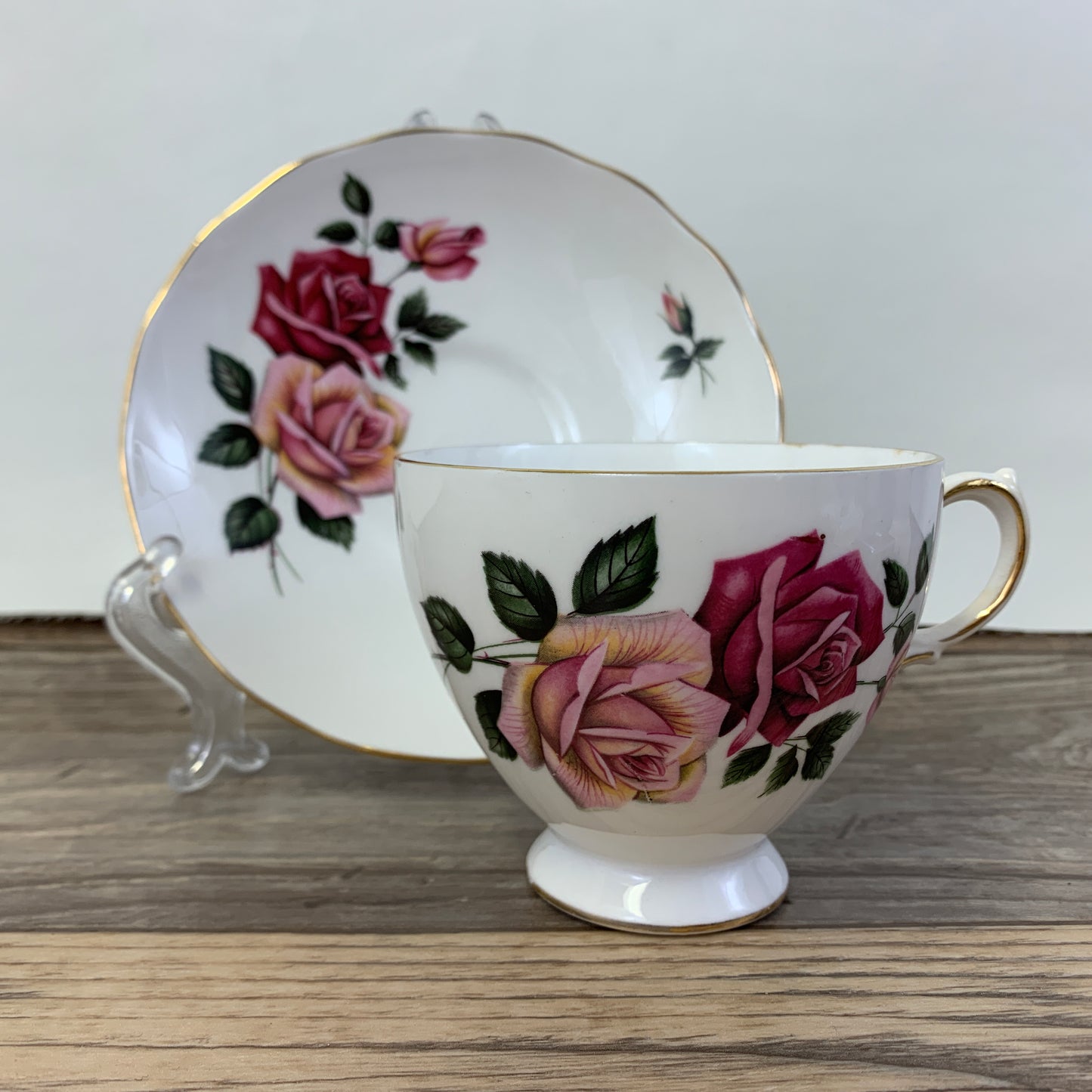 Vintage Floral Teacup with Pink and Red Roses Royal Vale English Teacup