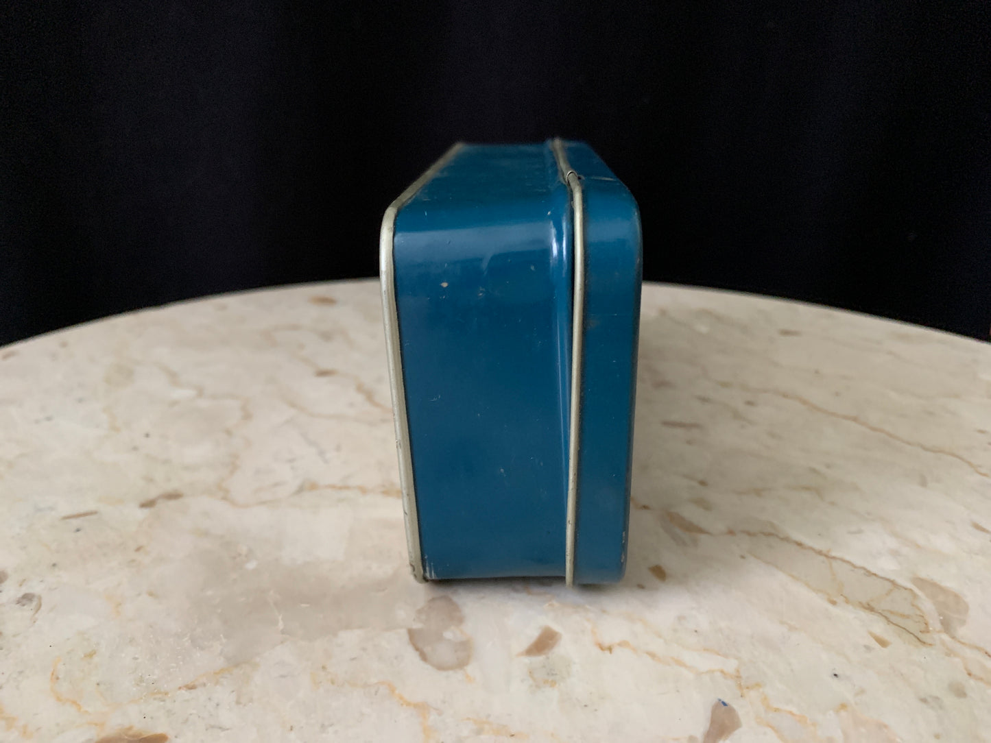 Sewing Machine Accessories with Tin