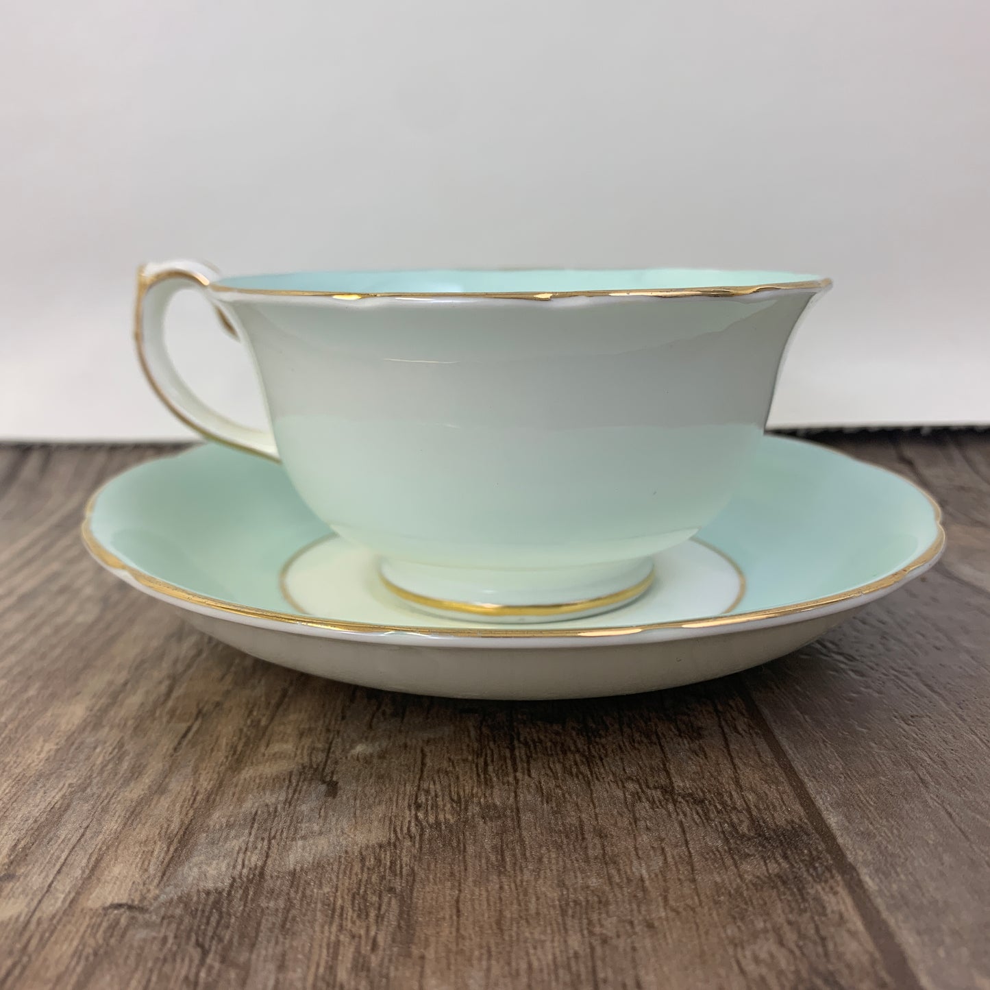 Wide Mouth Tea Cup. Pale Green and White Hammersley Vintage Teacup