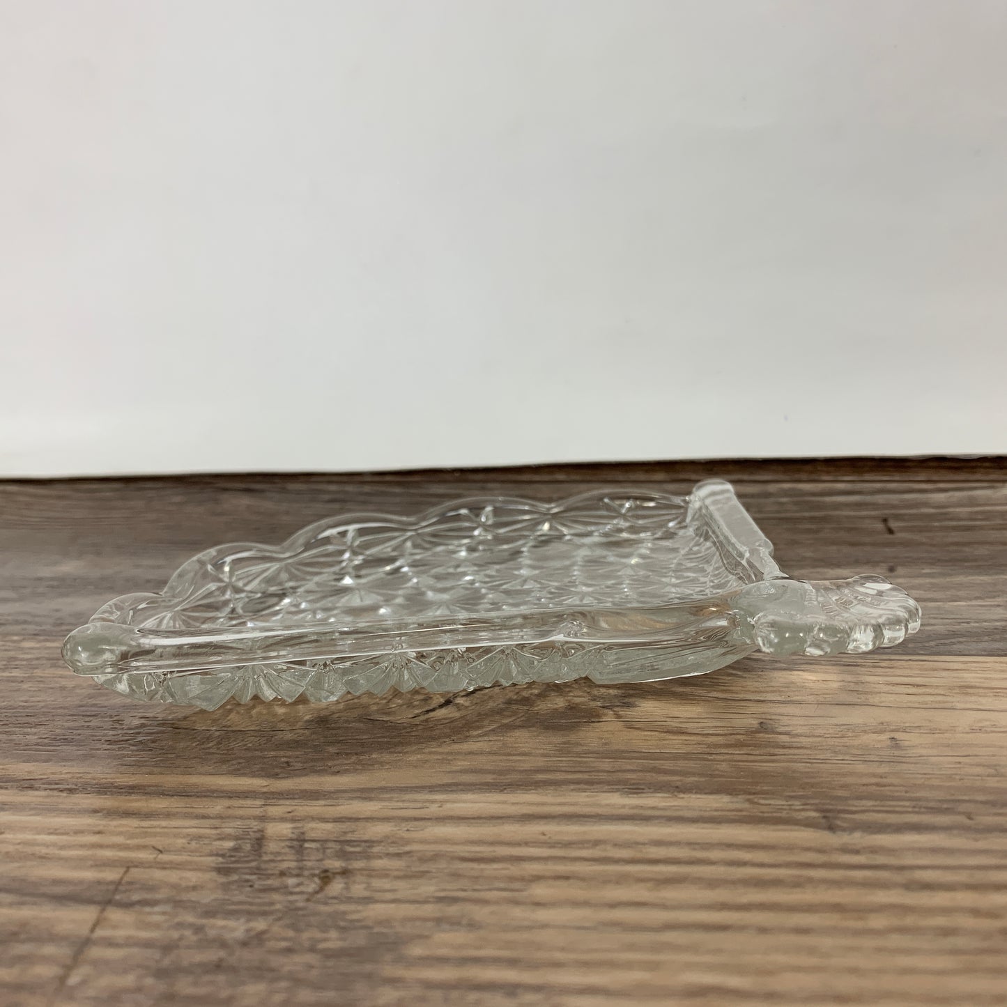 Vintage Avon Glass Fan with Daisy and Button Pattern