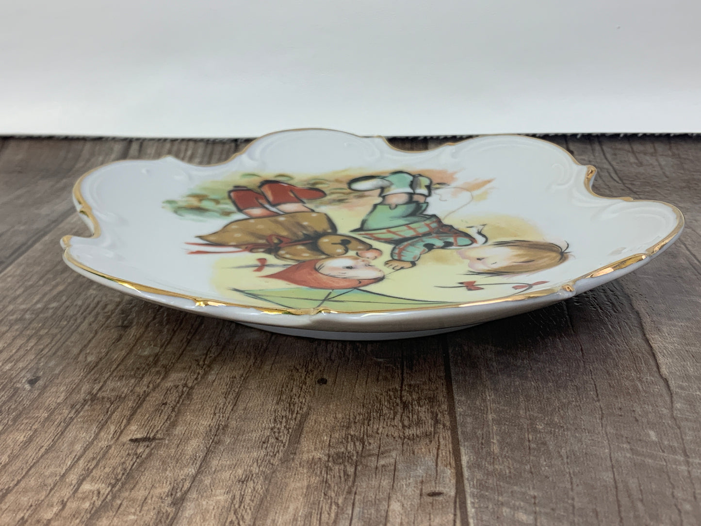 Vintage Norcrest Decorative Wall Plate Boy and Girl Flying a Kite