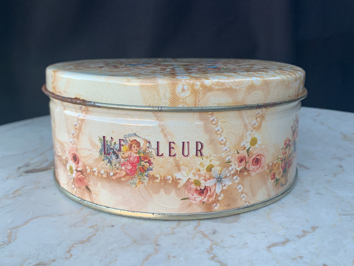 L Effleur Perfume Vintage Tin