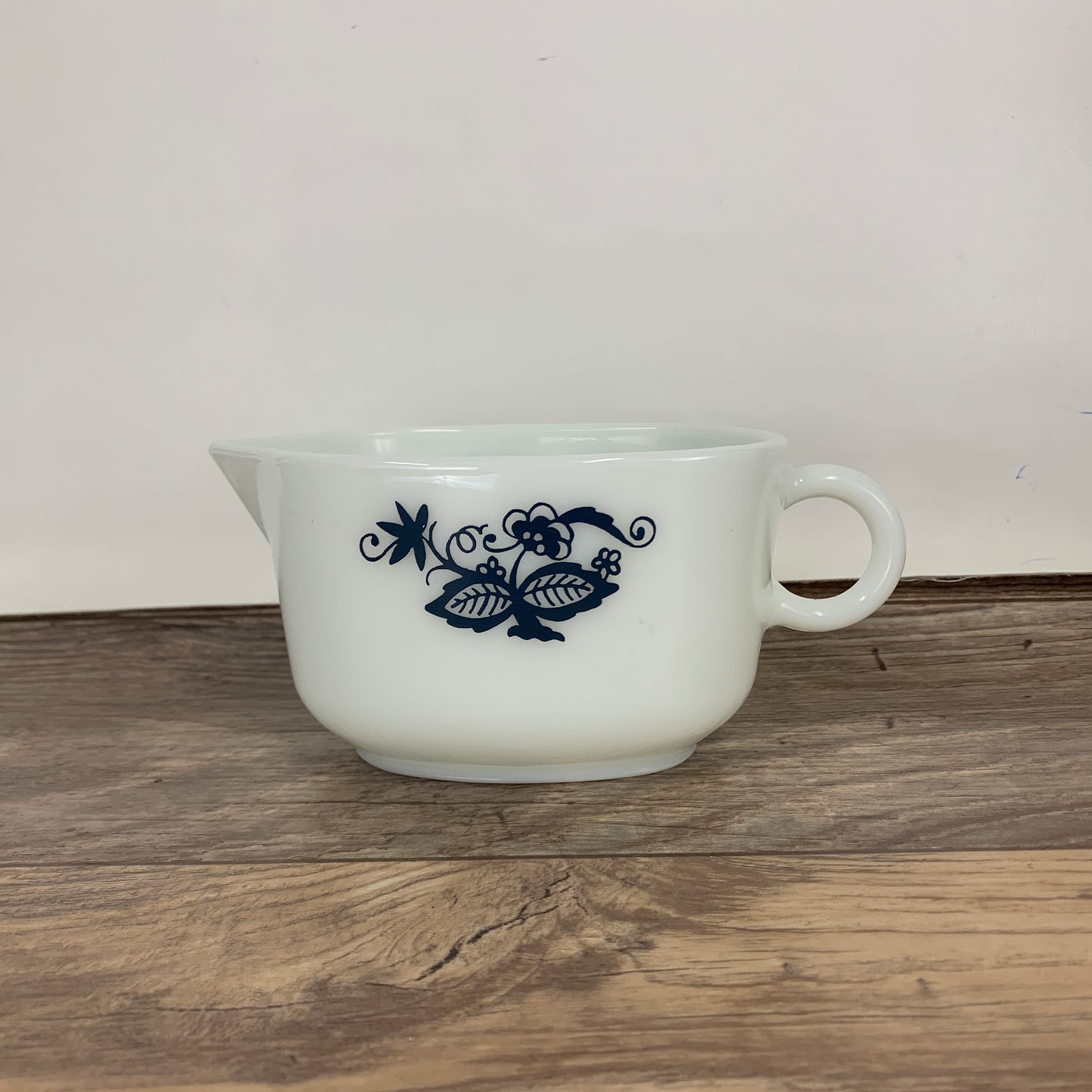 Pyrex Gravy Boat Old Town Blue 77-B - Vintage Pyrex Milk Glass Gravy Boat - Vintage Kitchenware Blue and White Gravy Boat - Gravy Jug