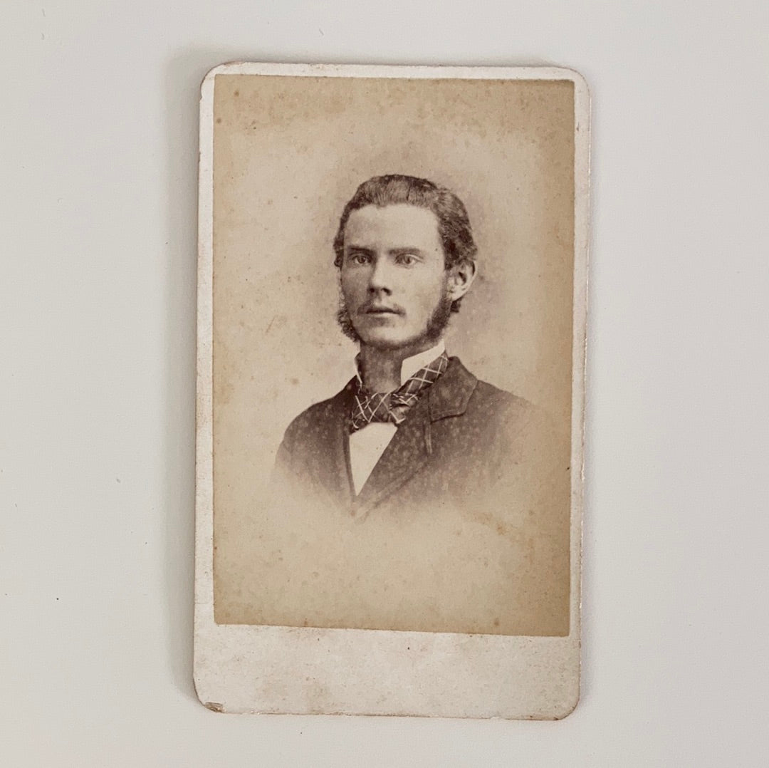 Original Antique Sepia Photograph Card of a Young Man with Sideburns Cartes des Visites