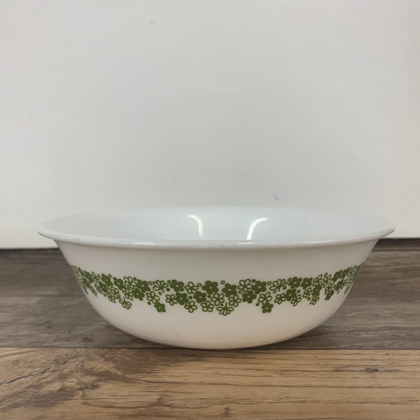Corelle Spring Blossom Bowls, Crazy Daisy Pattern, Green and White Vintage Cereal Bowls