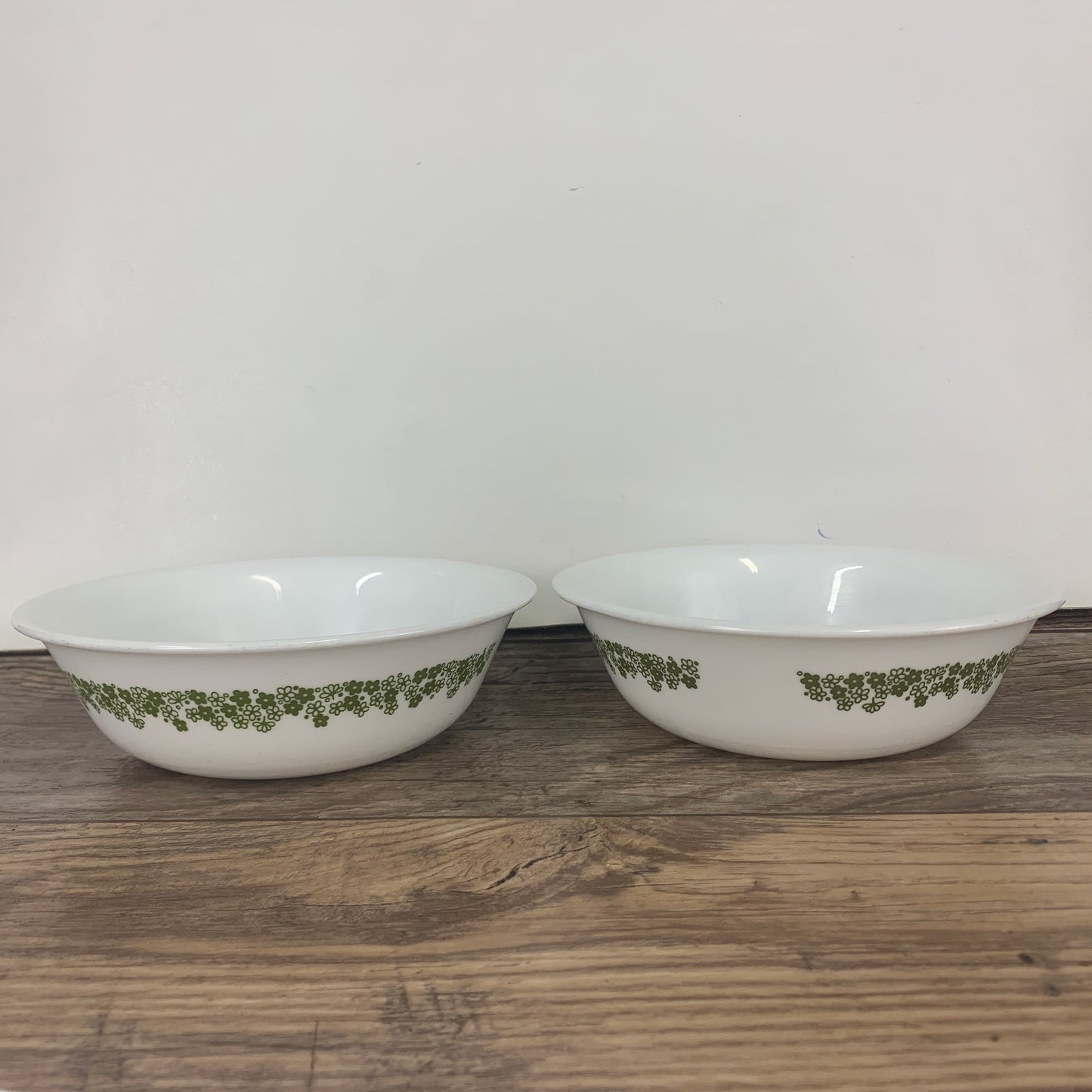 Corelle Spring Blossom Bowls, Crazy Daisy Pattern, Green and White Vintage Cereal Bowls