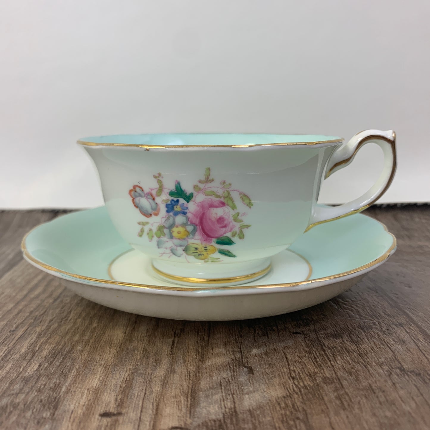 Wide Mouth Tea Cup. Pale Green and White Hammersley Vintage Teacup