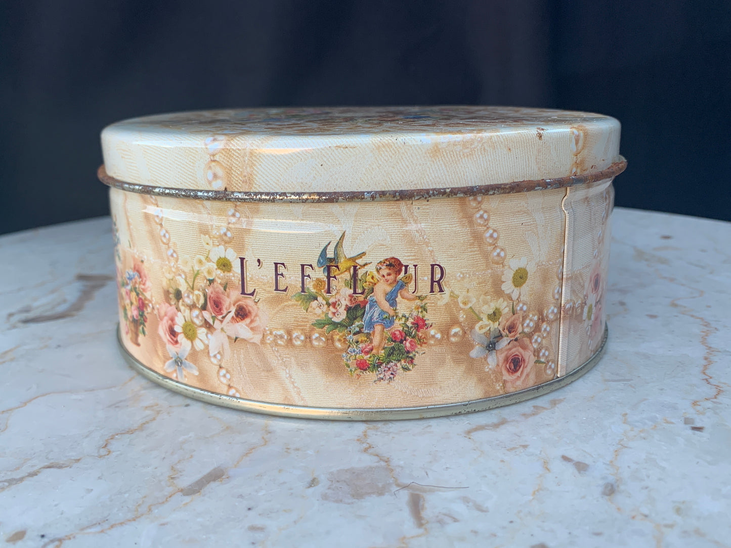 L Effleur Perfume Vintage Tin